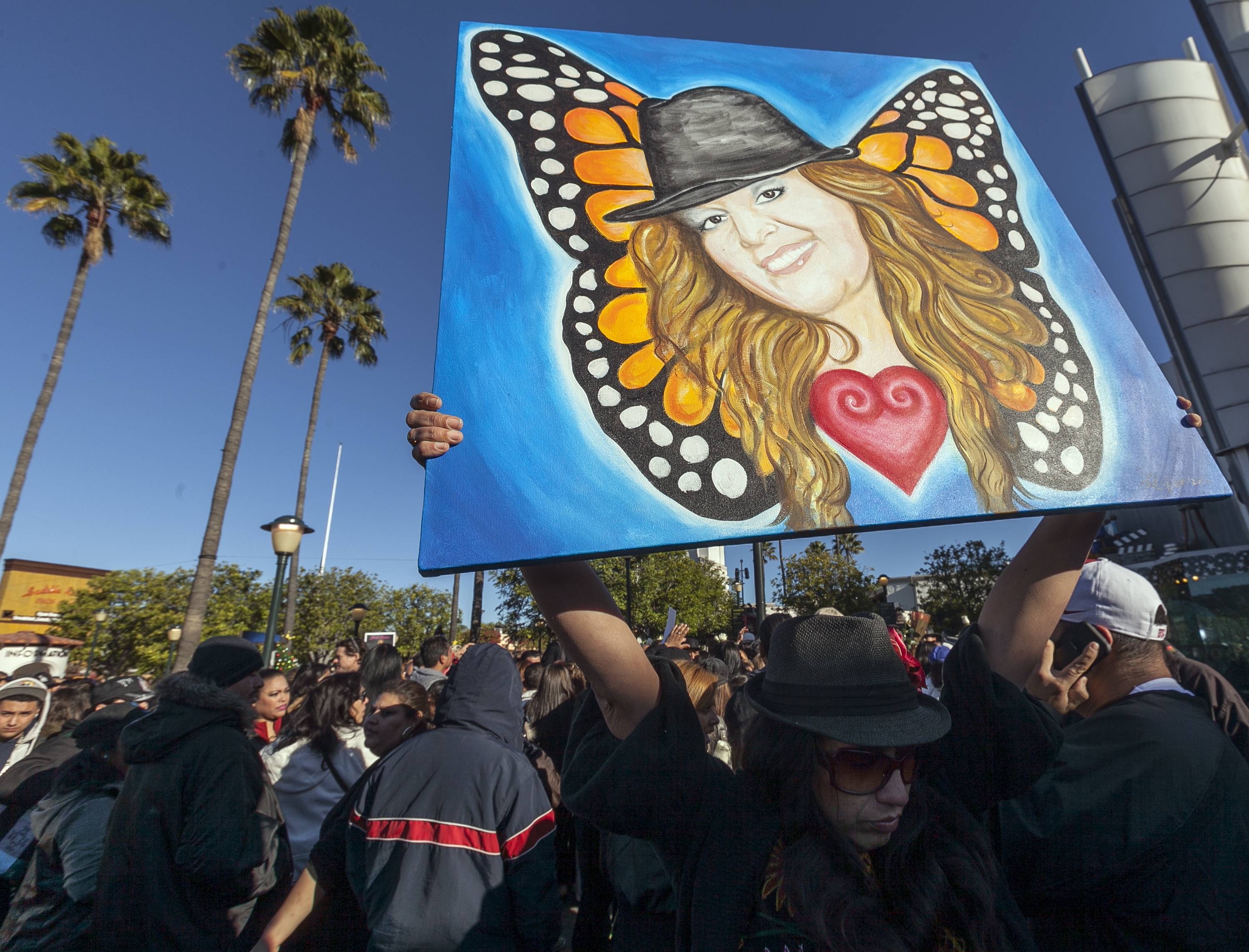 Loaiza demanda por muerte de Jenni Rivera