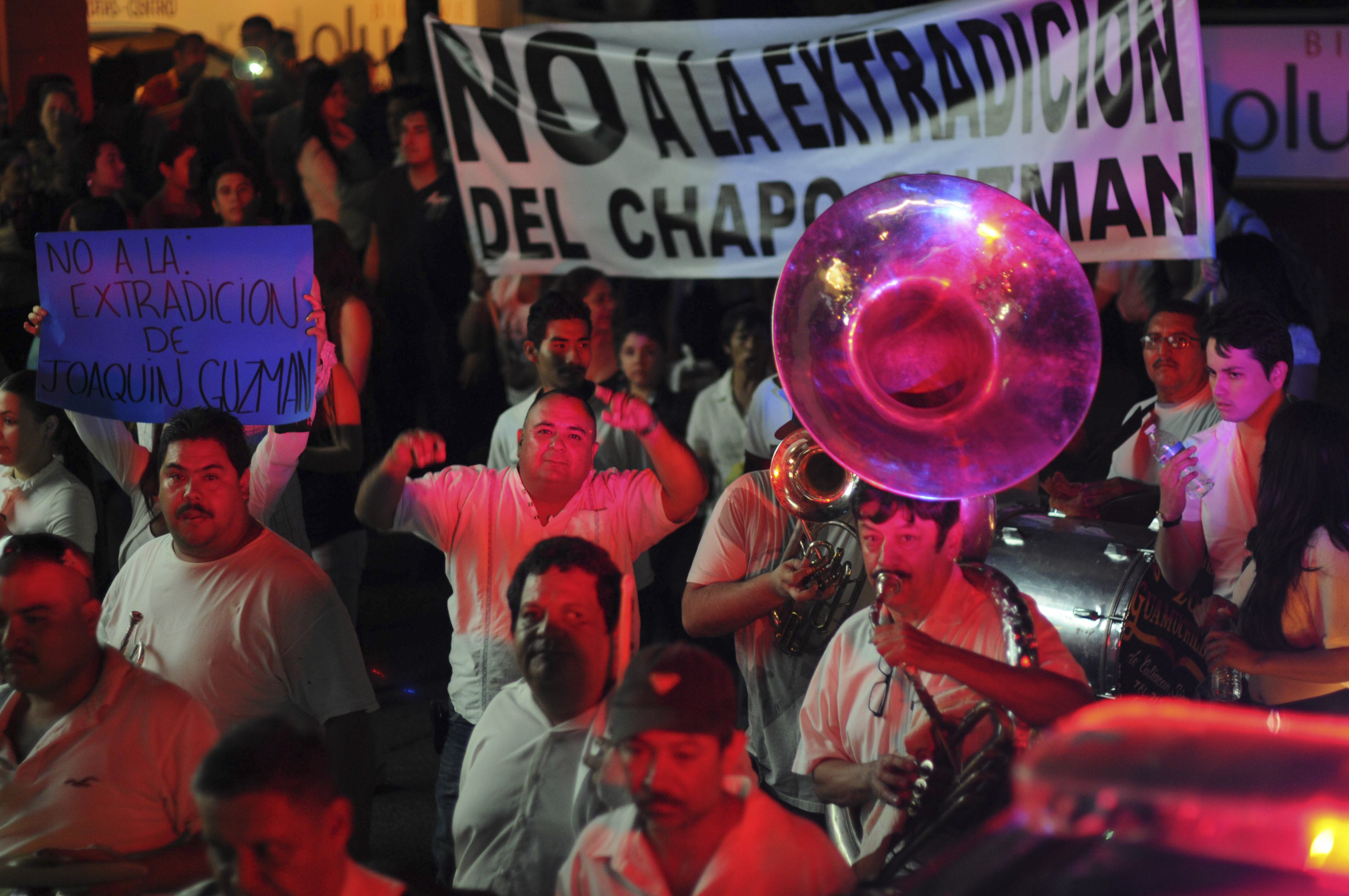 Indignaci&oacute;n en M&eacute;xico por marchas a favor de capo