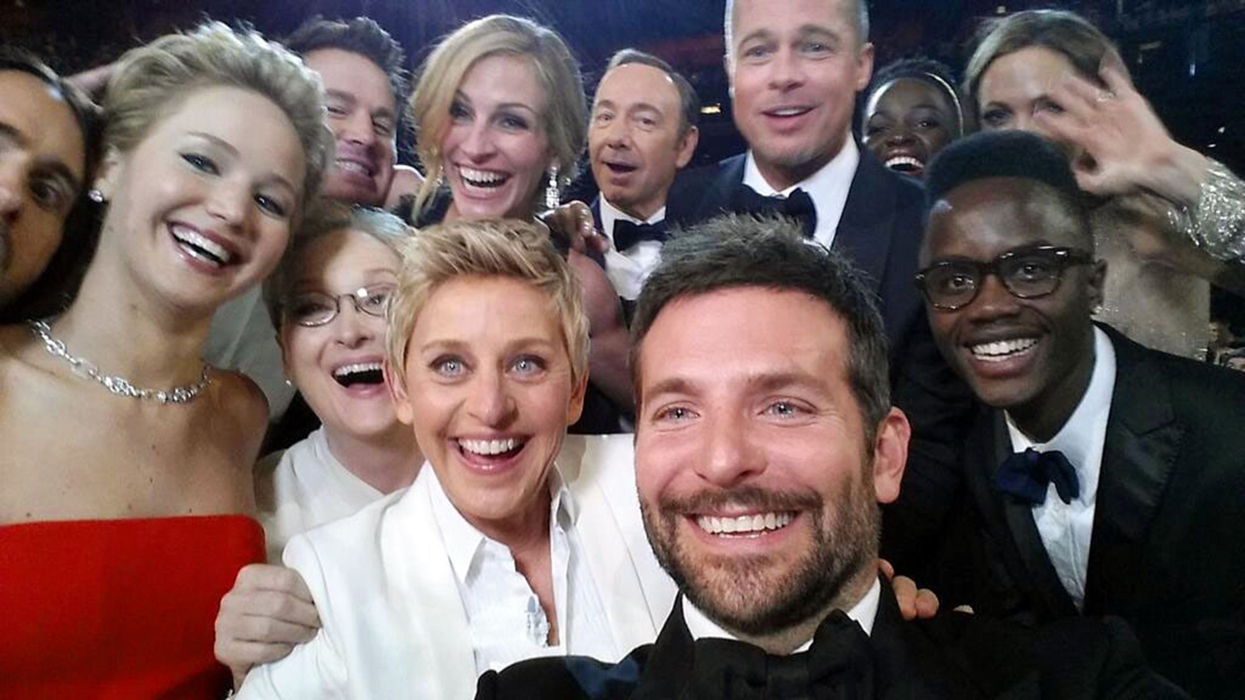 "Selfie" de DeGeneres, un hito de medios sociales