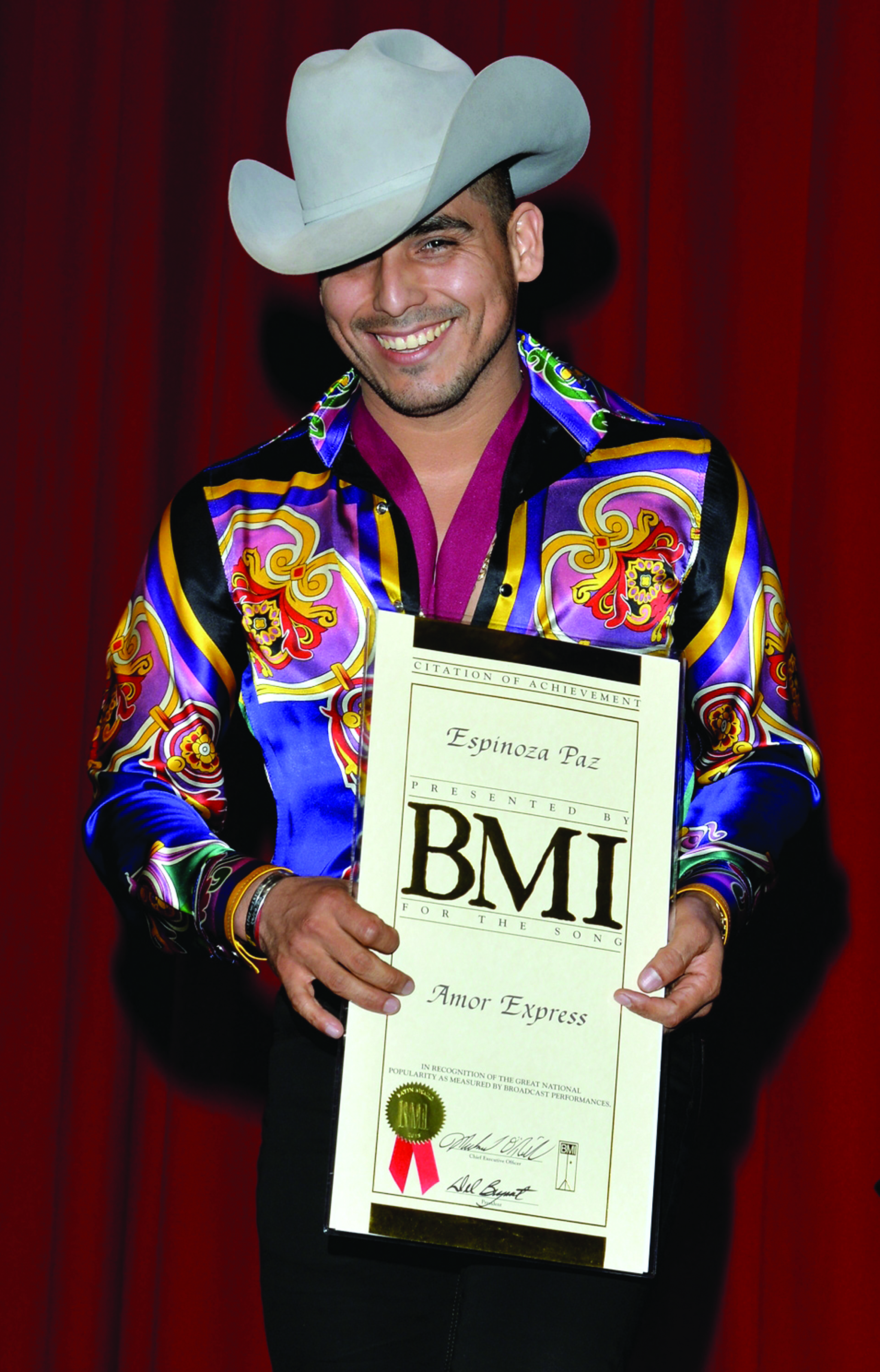 Reconocen a Espinoza