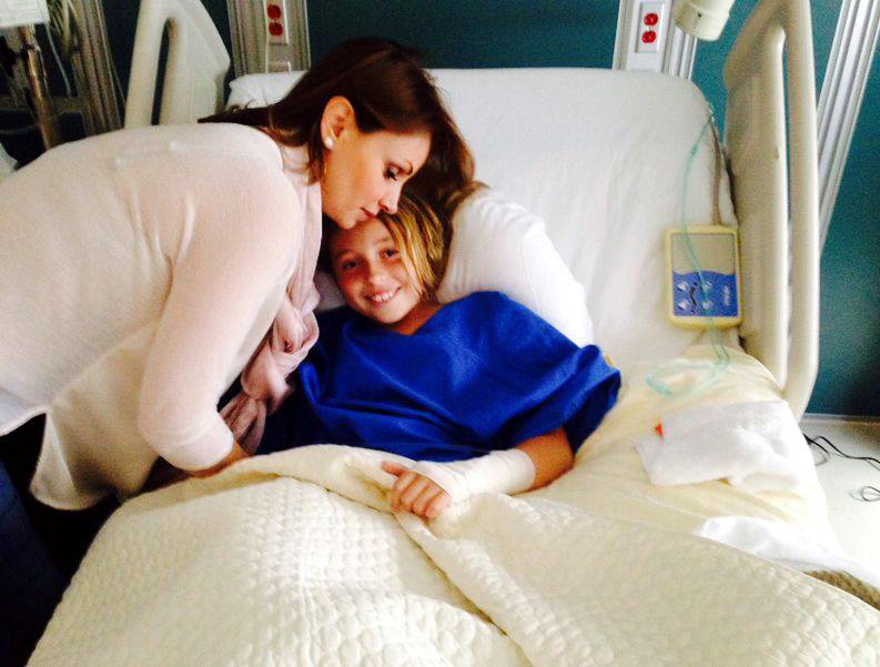 Operan a hija de Ang&eacute;lica Rivera