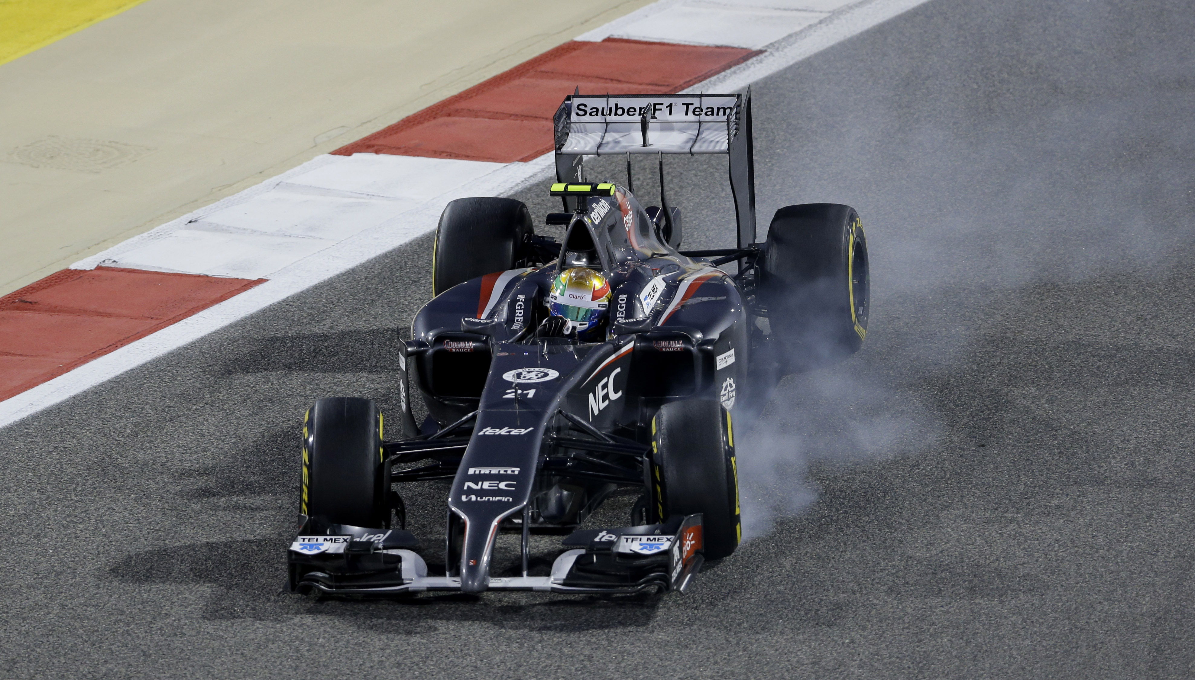 Mexicano Guti&eacute;rrez ileso tras accidente