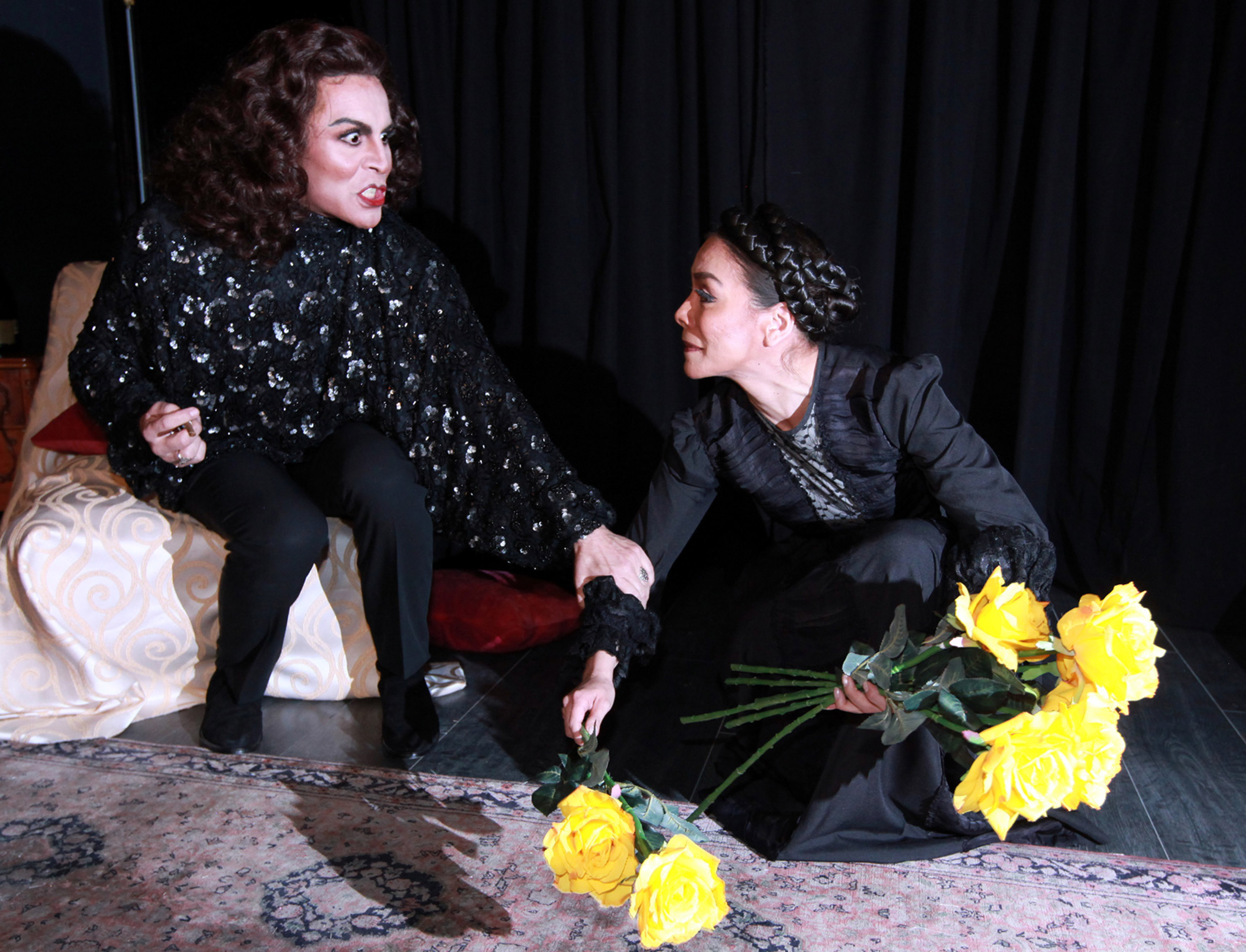 Llevan a Mar&iacute;a F&eacute;lix al teatro