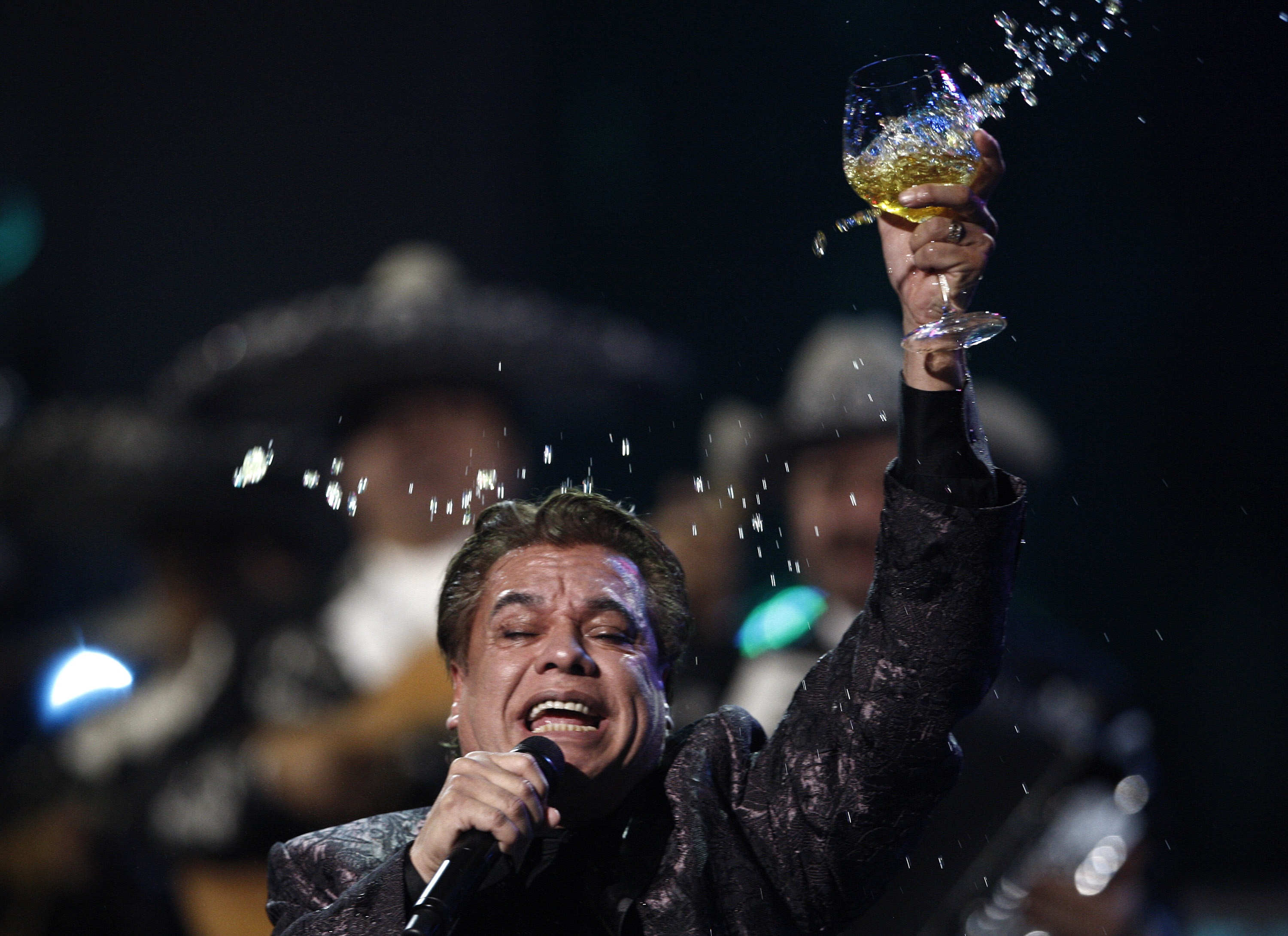 Juan Gabriel est&aacute; hospitalizado en Las Vegas