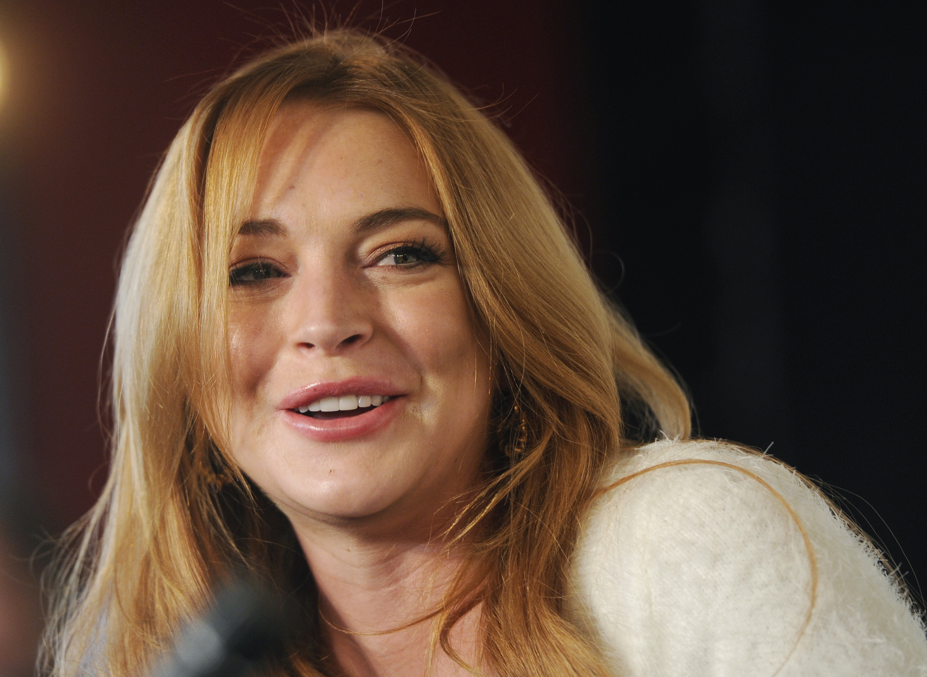Lohan dice en TV que sufri&oacute; un aborto natural
