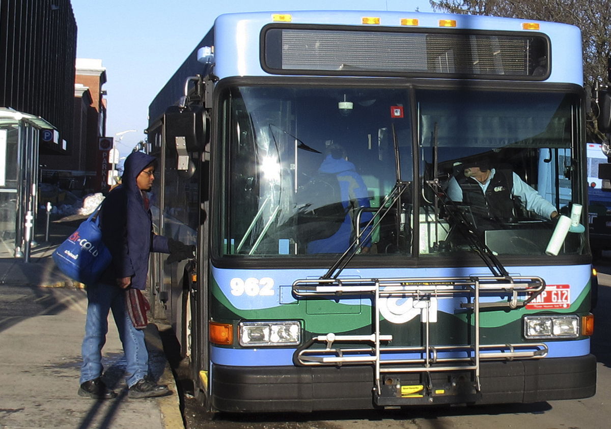 Incendian 34 buses en Brasil