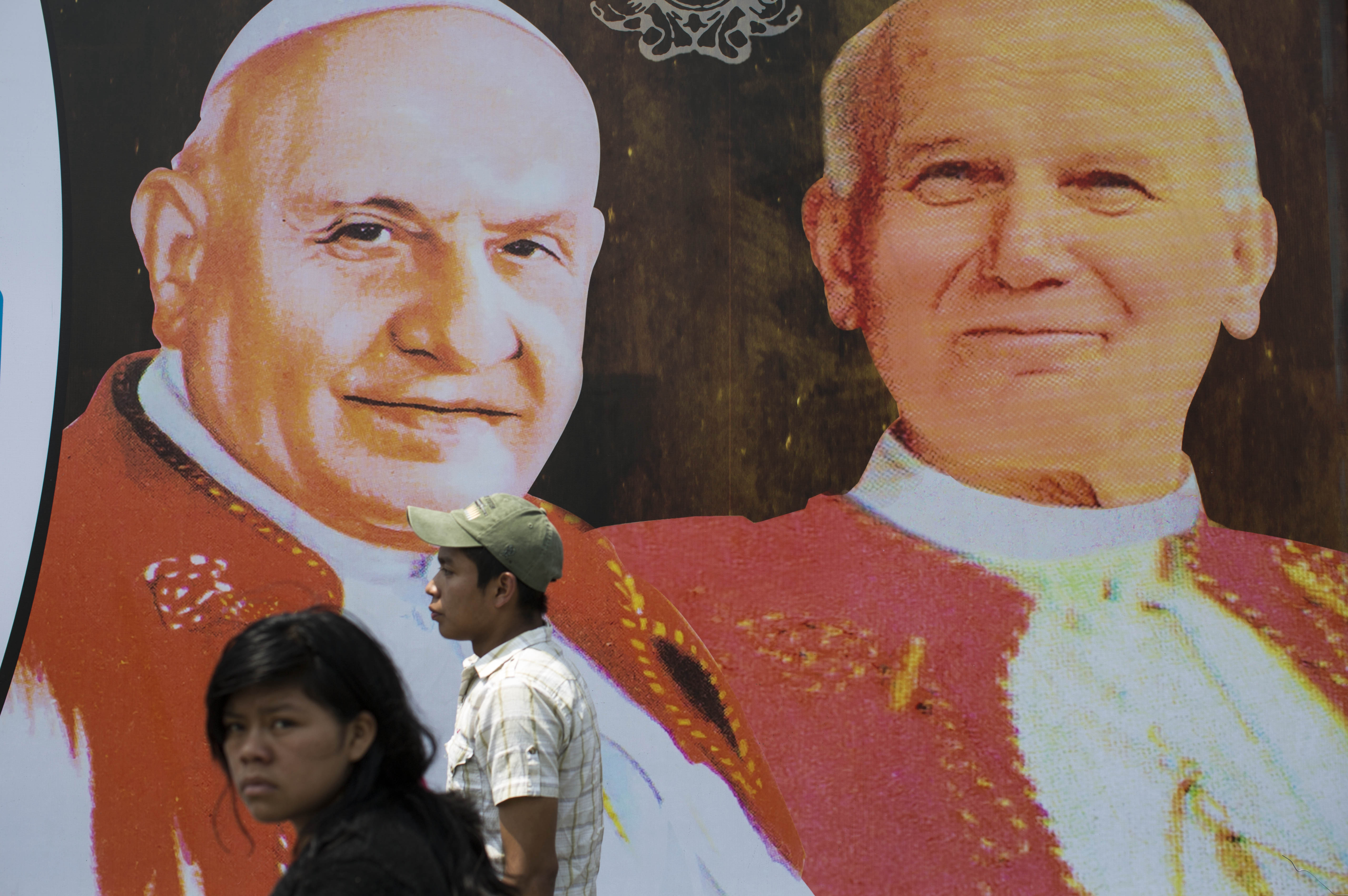 Juan Pablo II y Juan XXIII son declarados santos