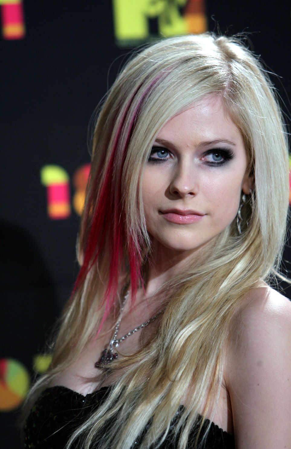 Avril Lavigne vuelve madurita