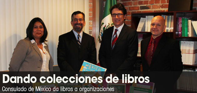 Consulado entrega colecciones de libros
