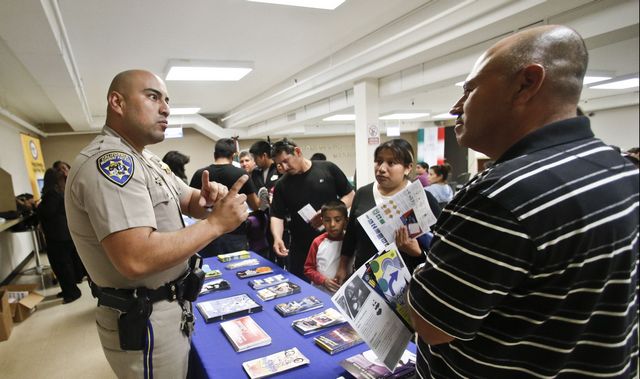 Proyecto busca dar licencias a inmigrantes