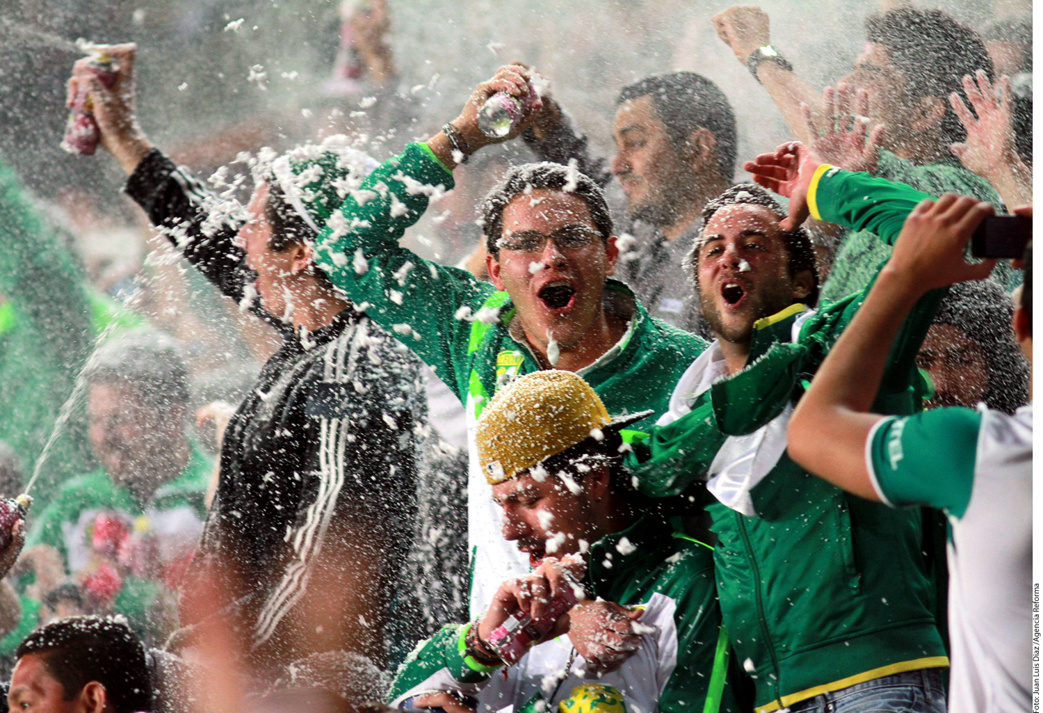 Deja festejo en Le&oacute;n 42 detenidos