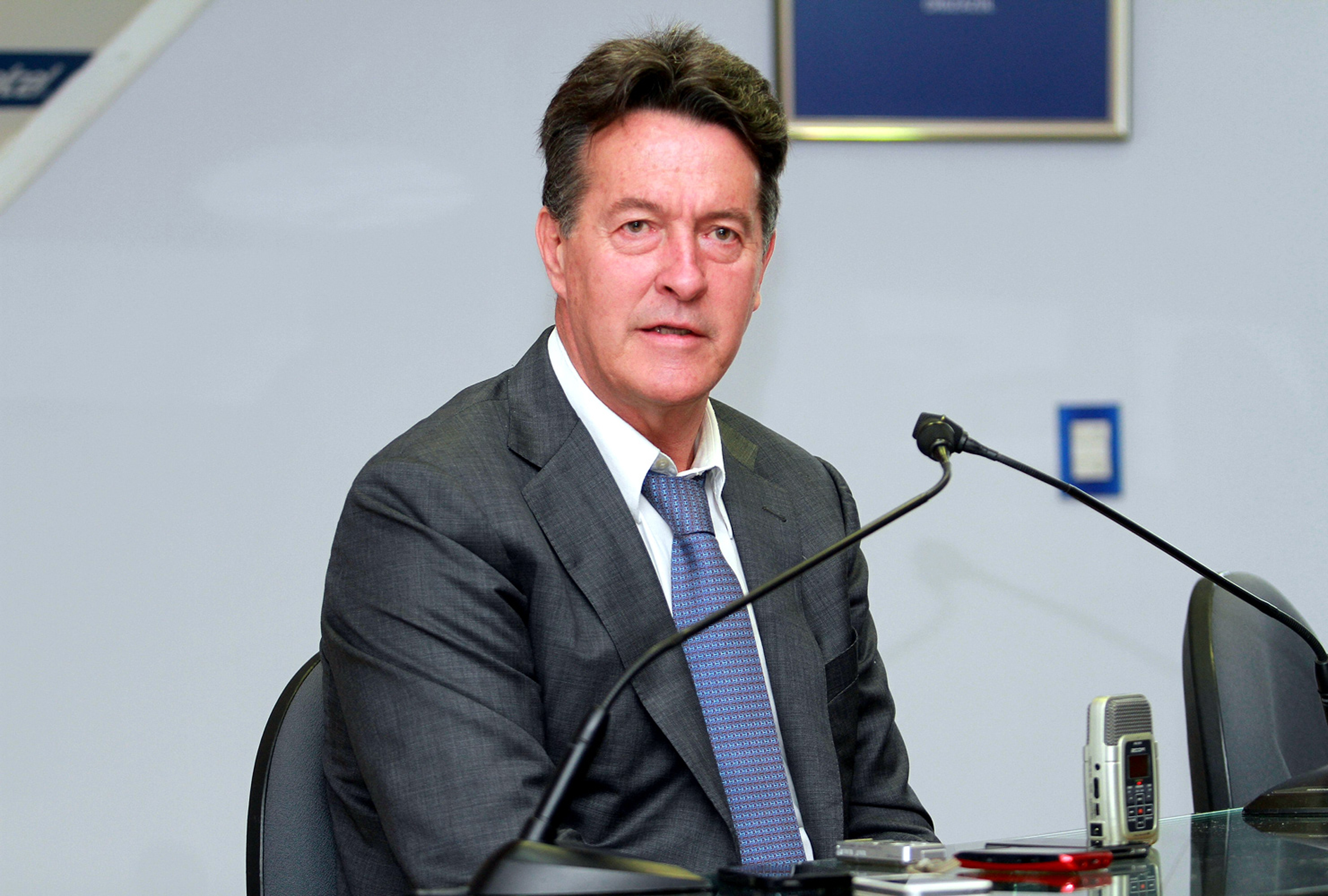 Va M&aacute;quina por central y volante