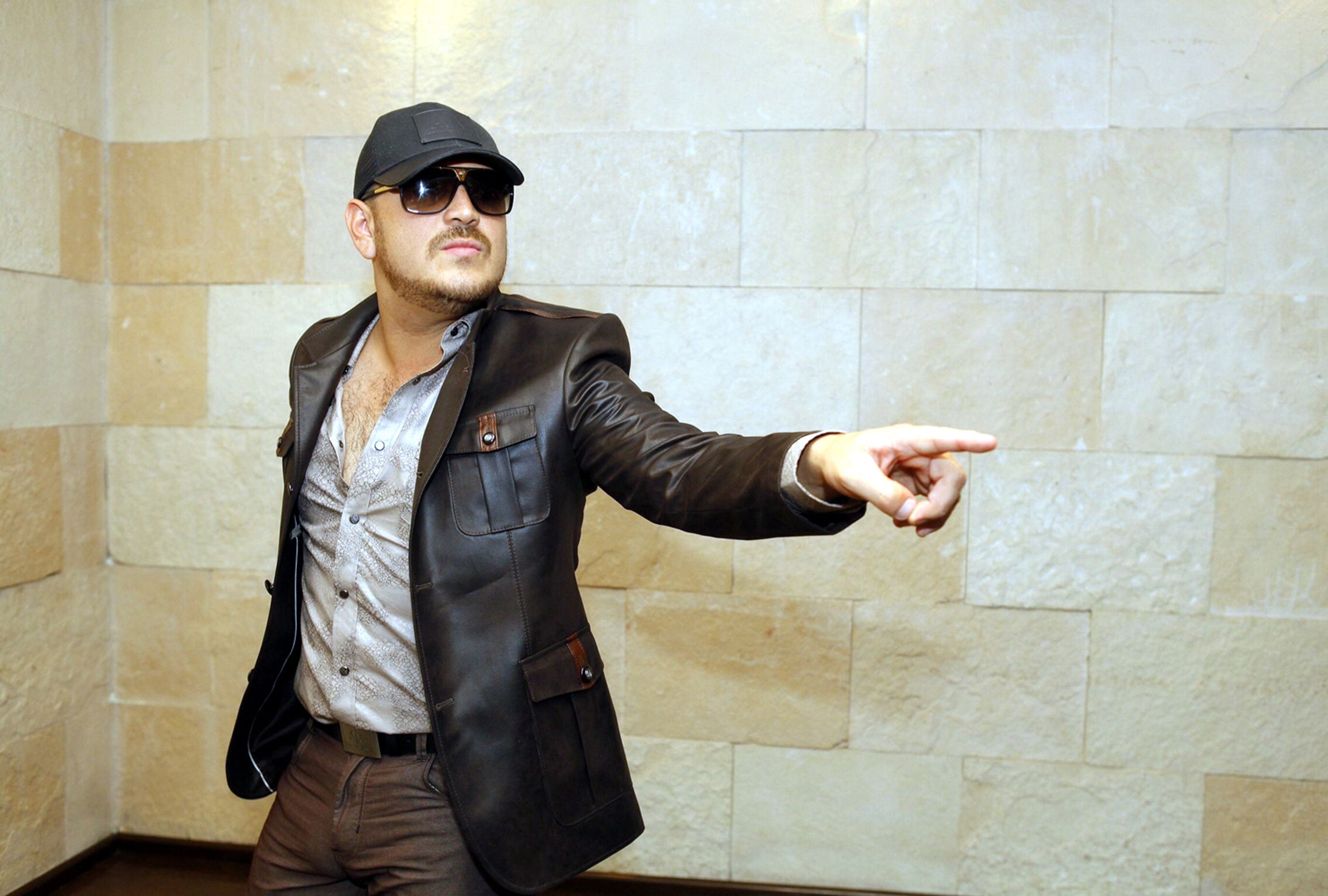 Narcocorrido los enfrenta