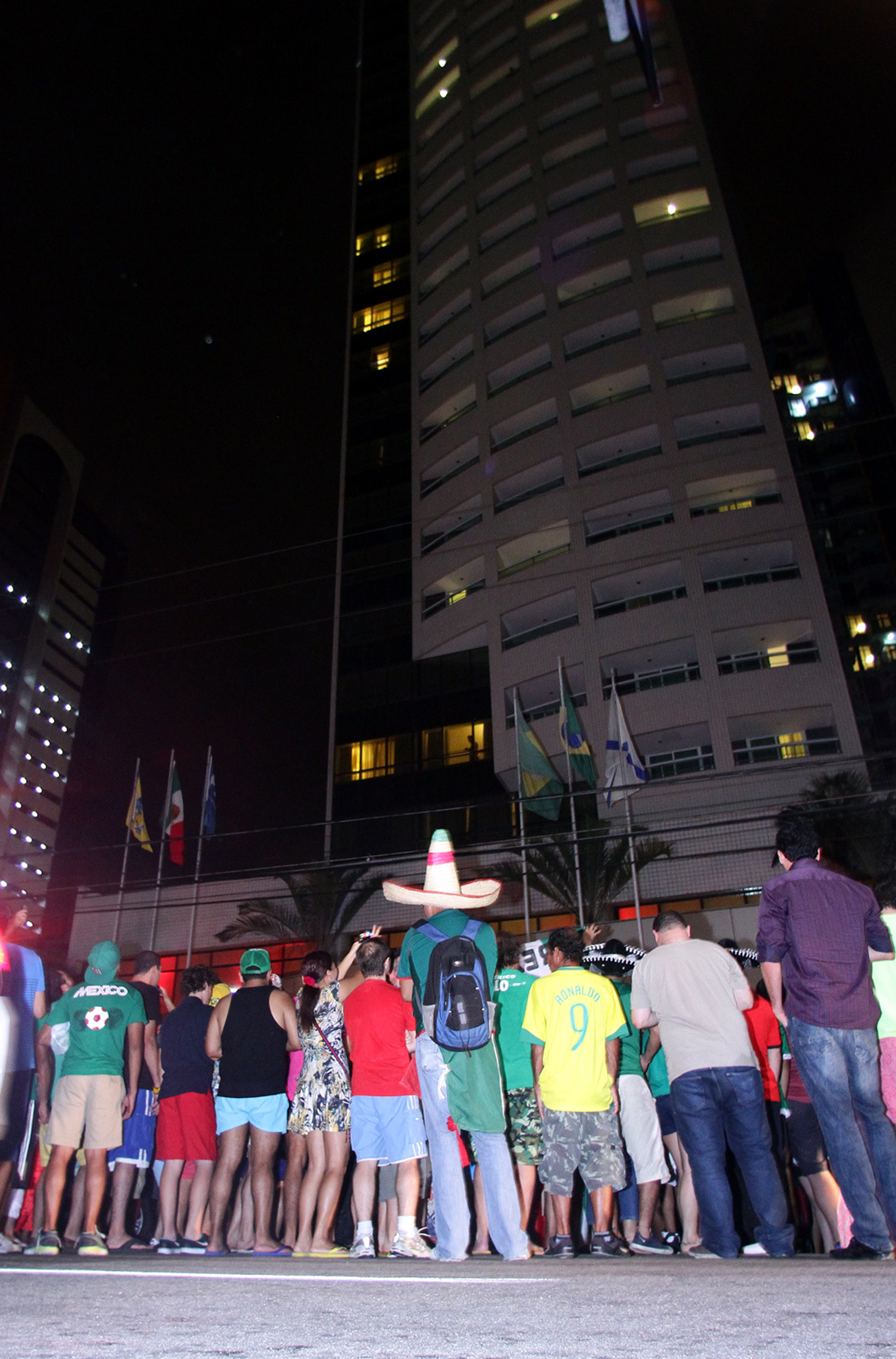 Dan serenata al Tri pero ahora no sale