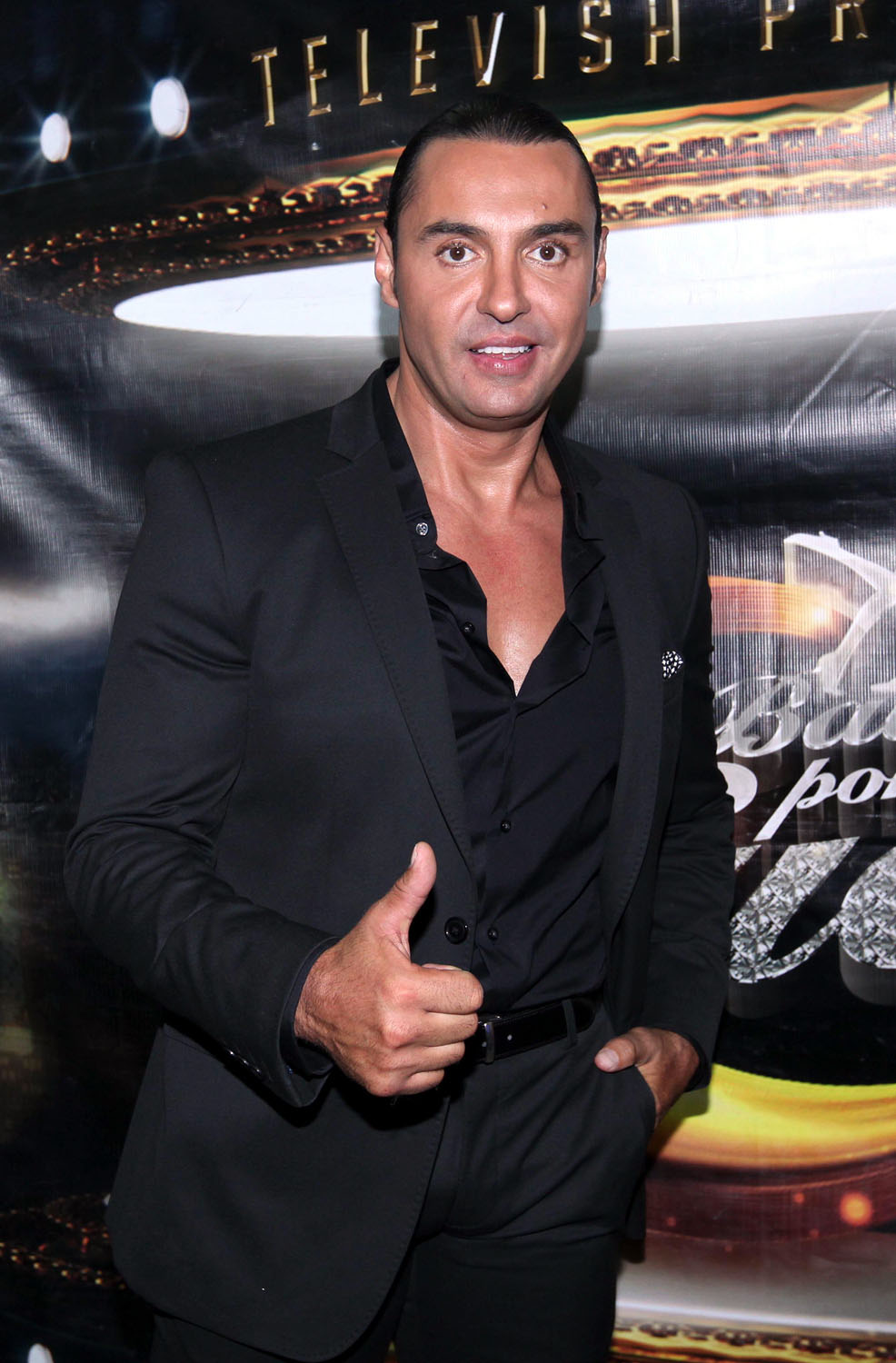 Pide Latin Lover chamba