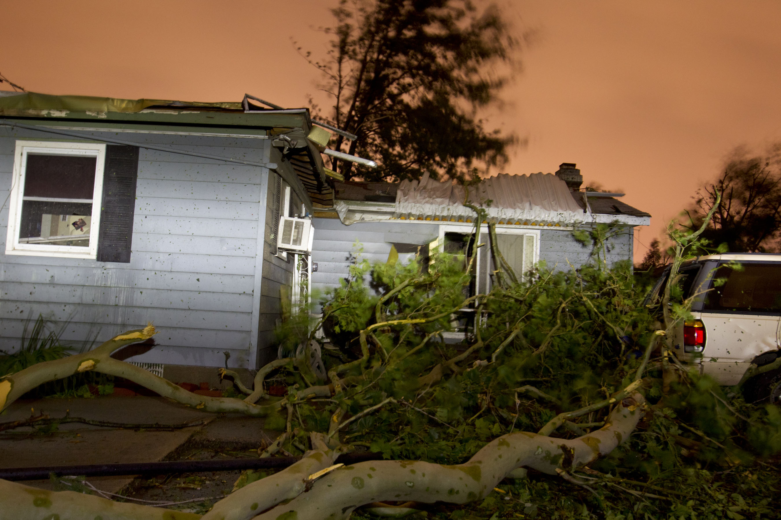 Tornado azota oeste de Michigan; heridos