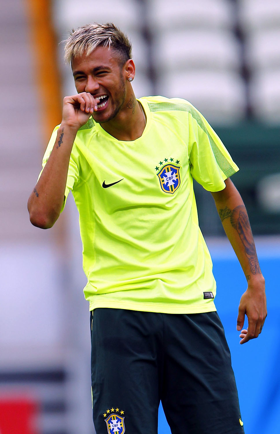 Consulta Neymar para jugar infiltrado