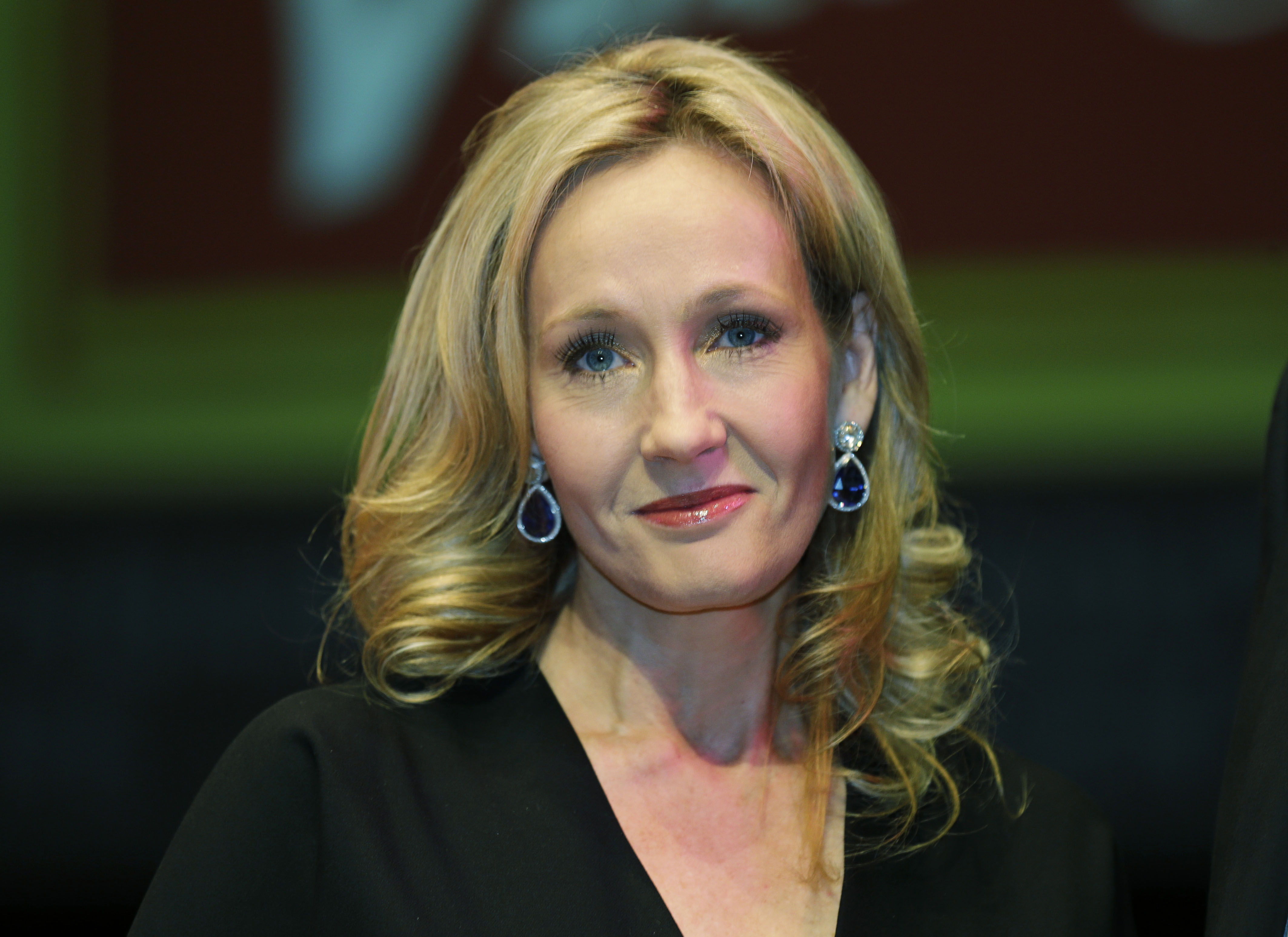 Harry Potter  regresa en cuento de Rowling