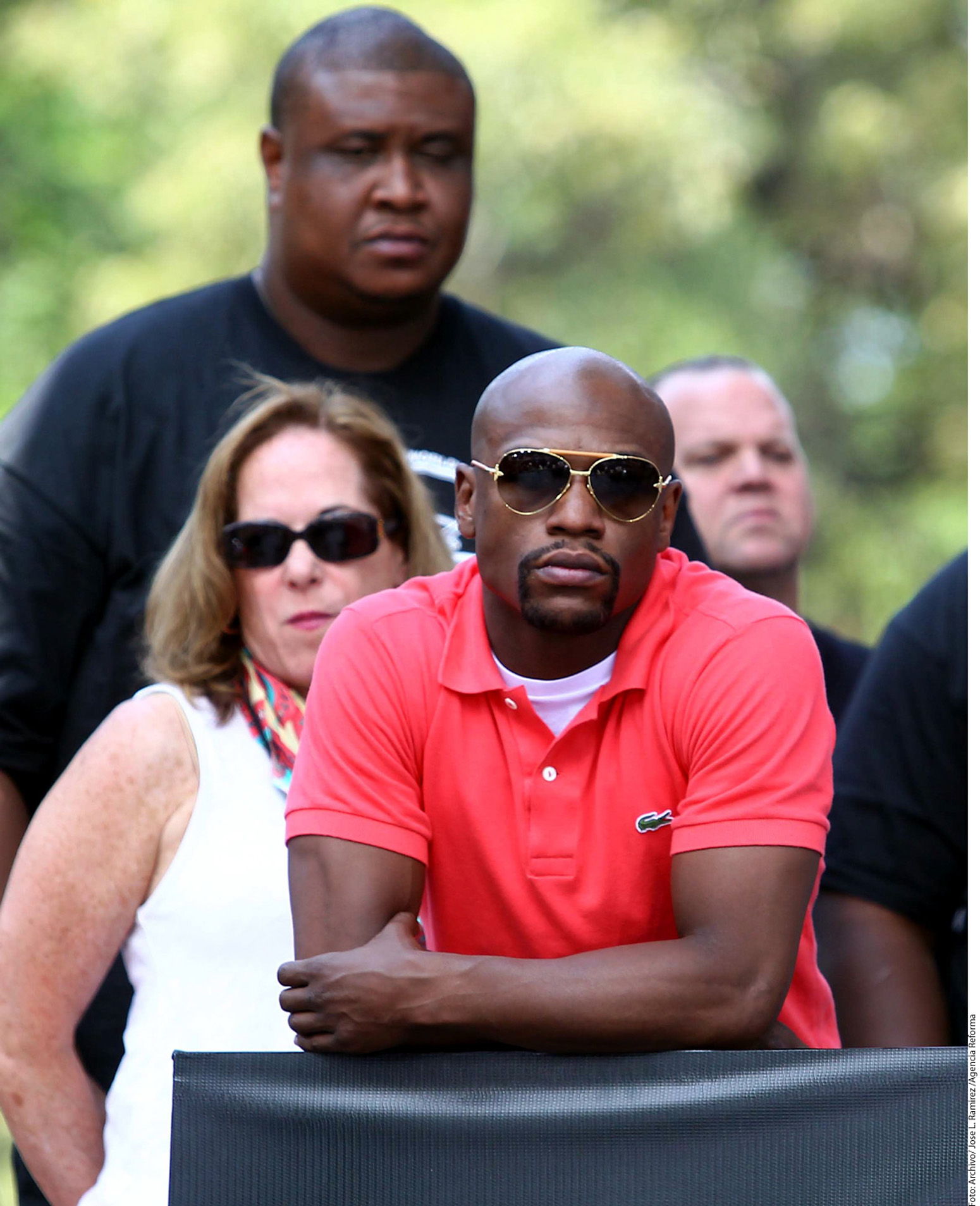 Expondr&aacute; Mayweather sus dos t&iacute;tulos ante Maidana