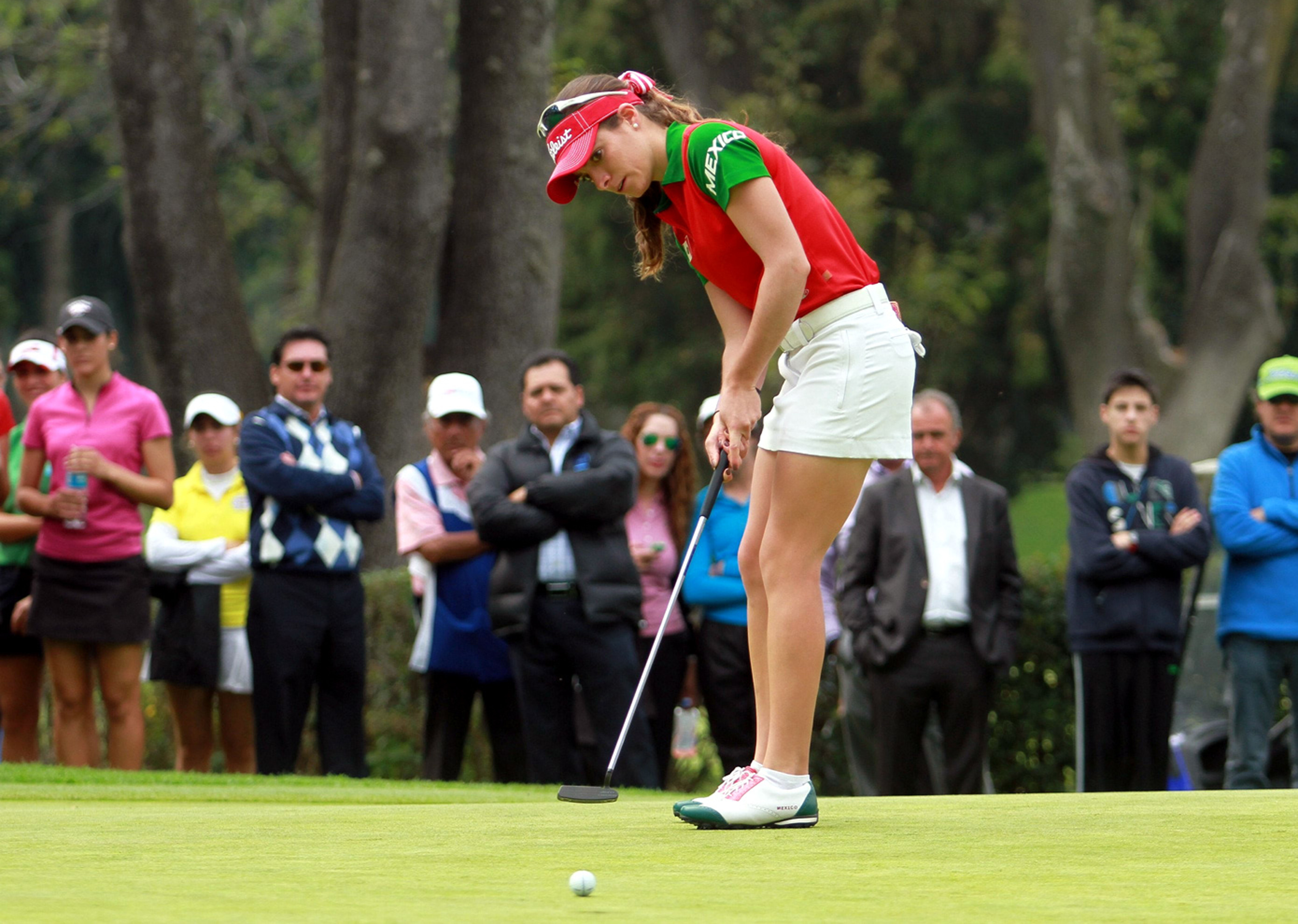 Avanzan golfistas mexicanas