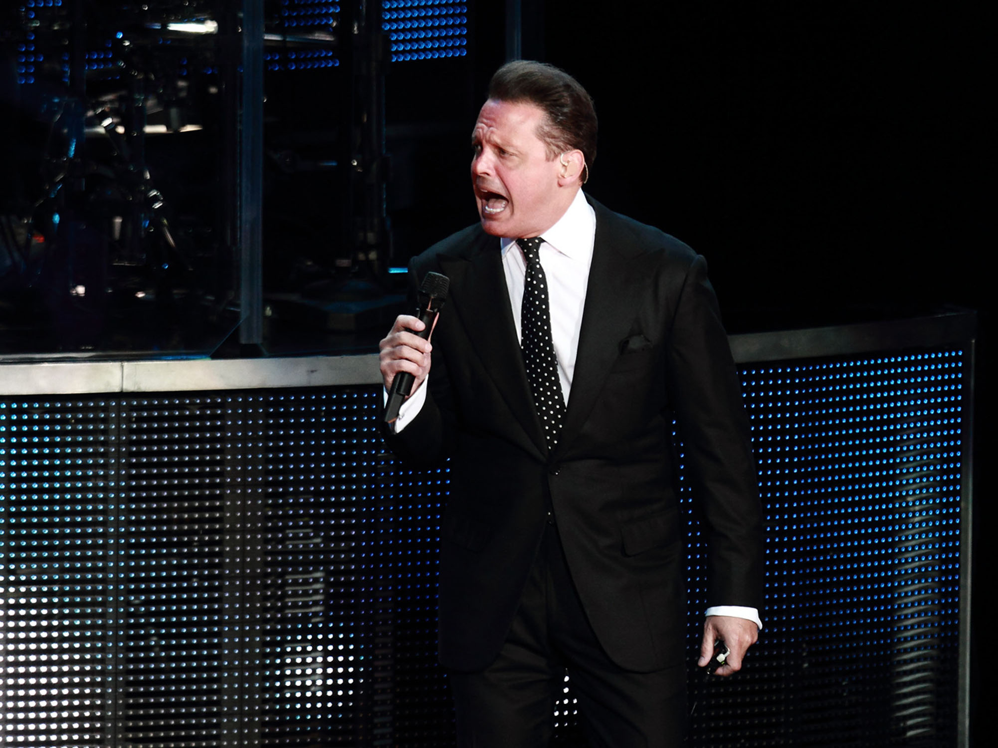 Se pondr&aacute; Luis Miguel al t&uacute; por t&uacute;