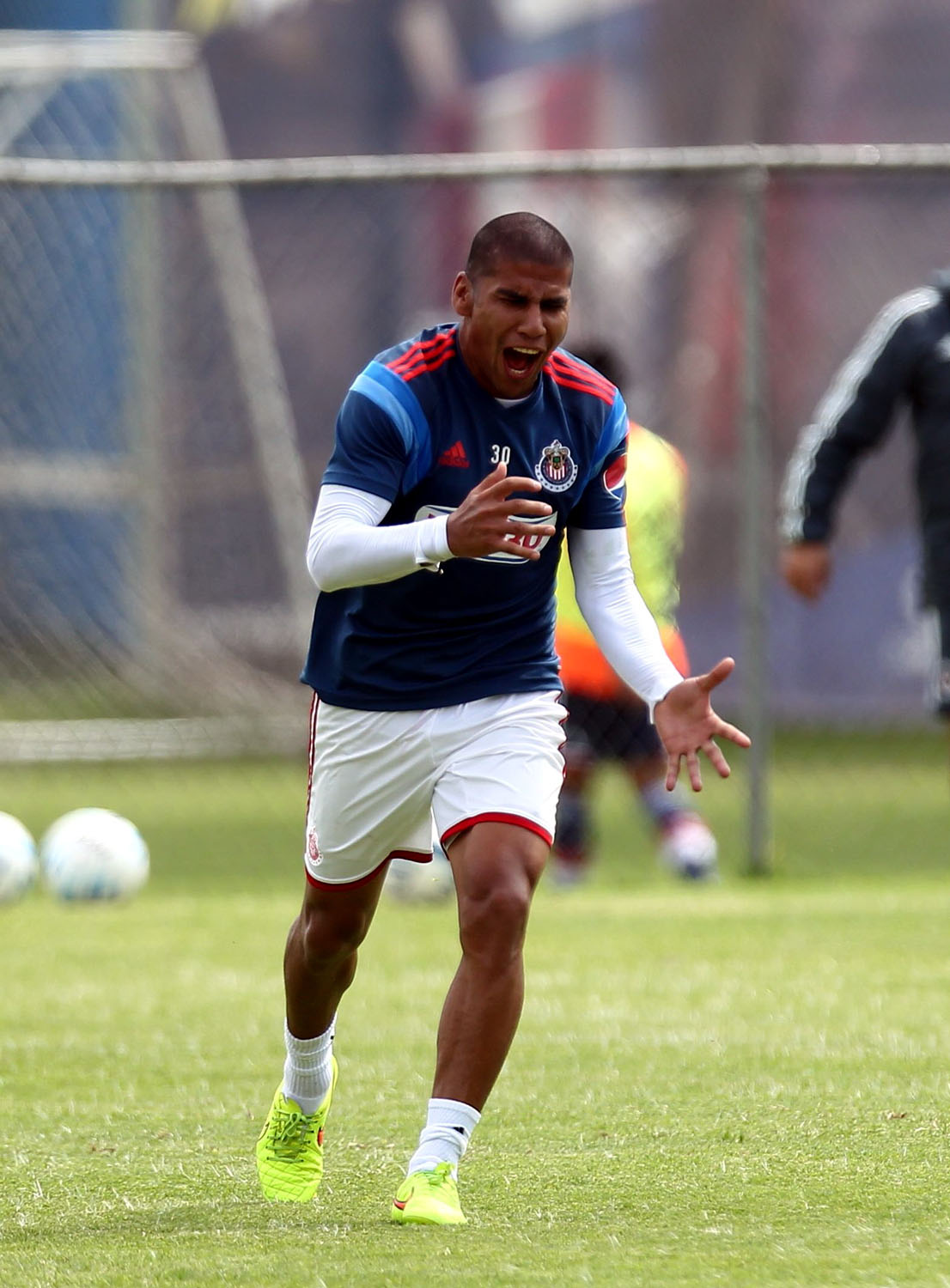 Ayala al Tri; Salcido dice adi&oacute;s