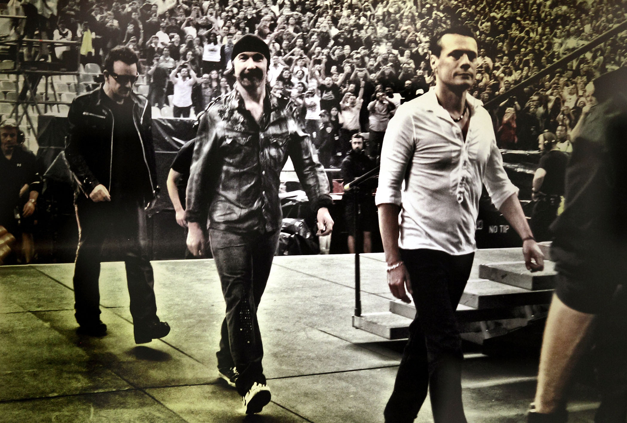 S&oacute;lo 2 millones descargan a U2