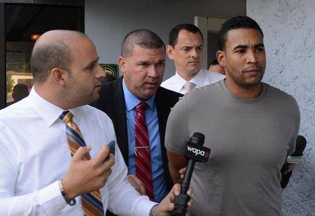Arrestan a Don Omar, presunta violencia dom&eacute;stica