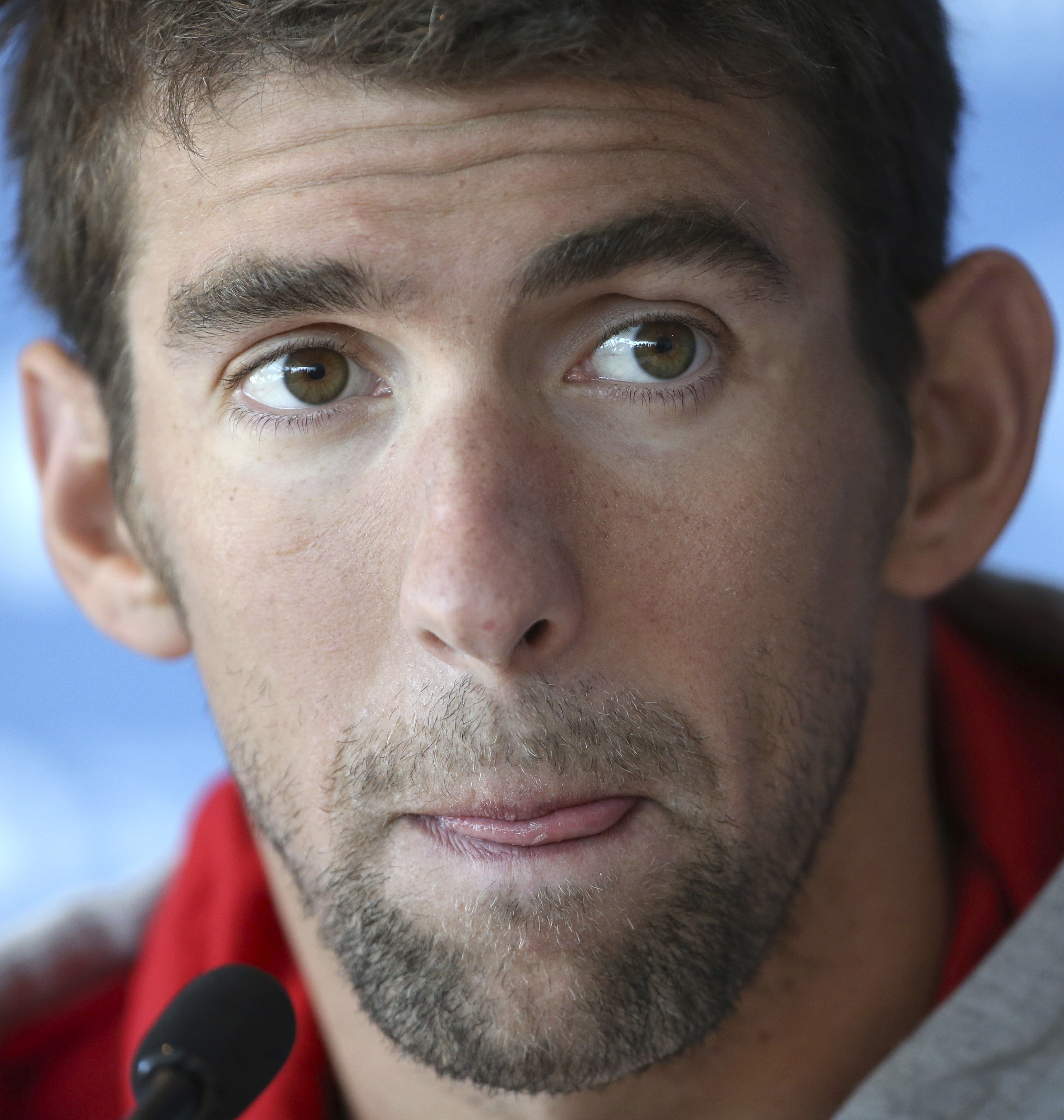 Arrestan a Phelps por manejar tomado