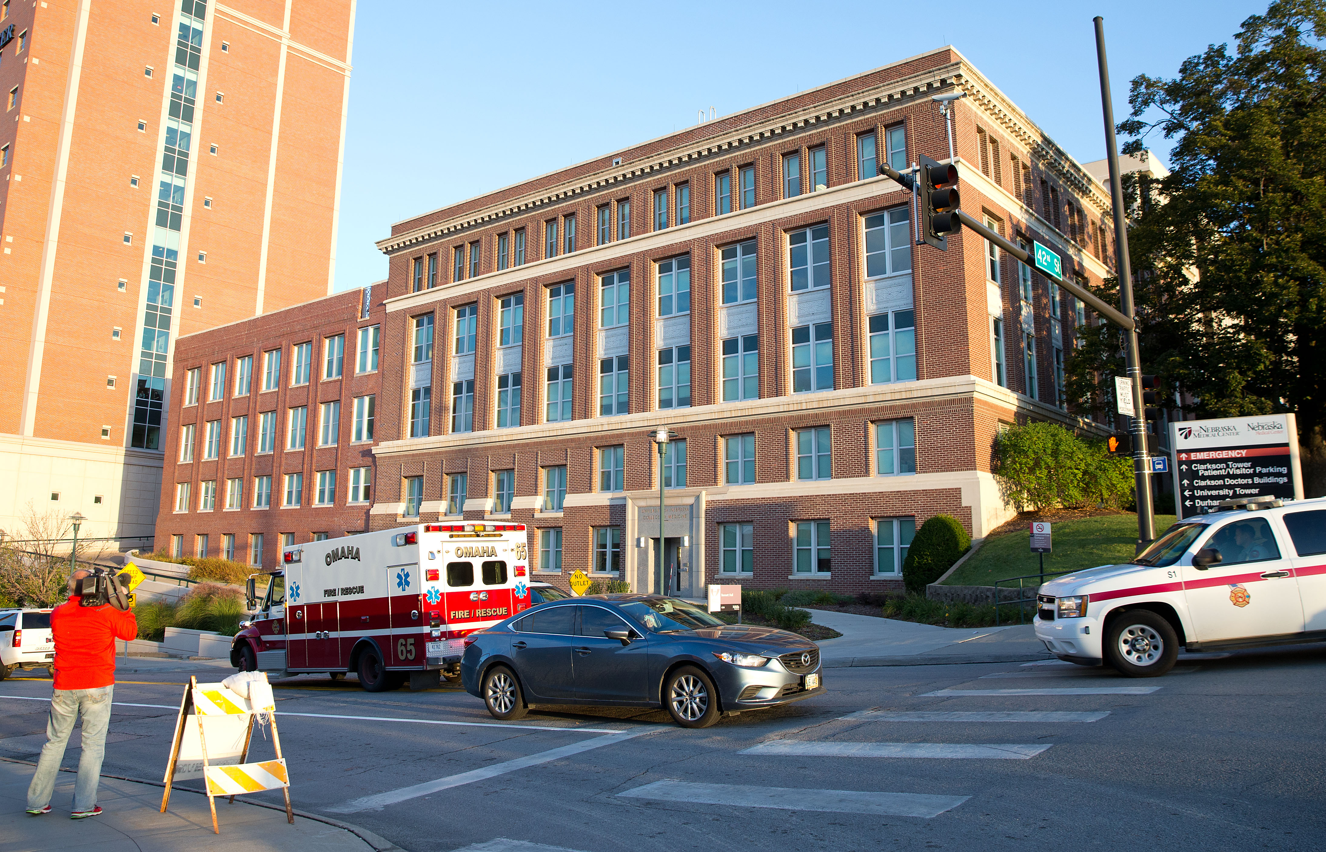 Periodista de EEUU con &eacute;bola llega a Nebraska
