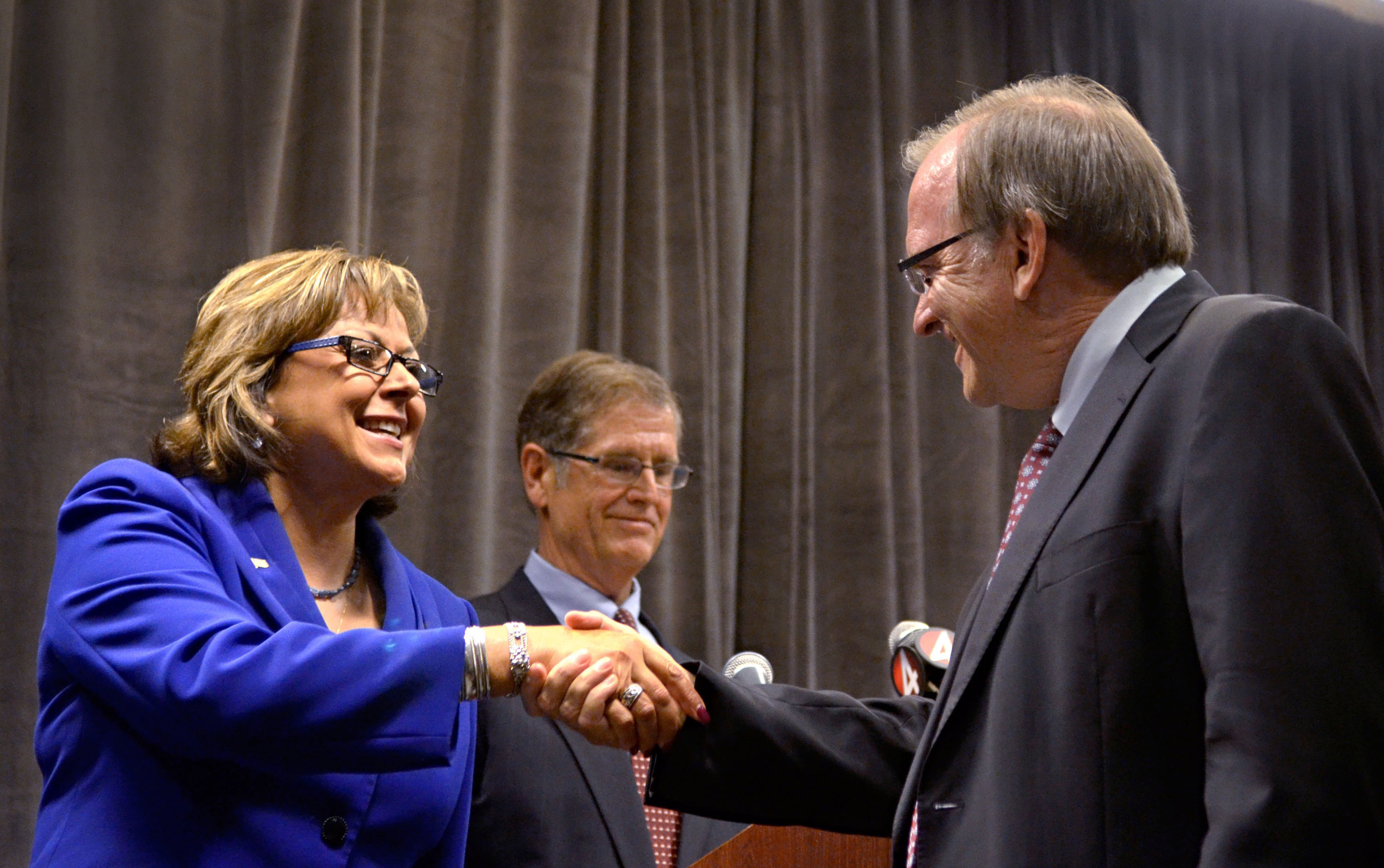 Candidatos en Nuevo M&eacute;xico debatir&aacute;n en espa&ntilde;ol