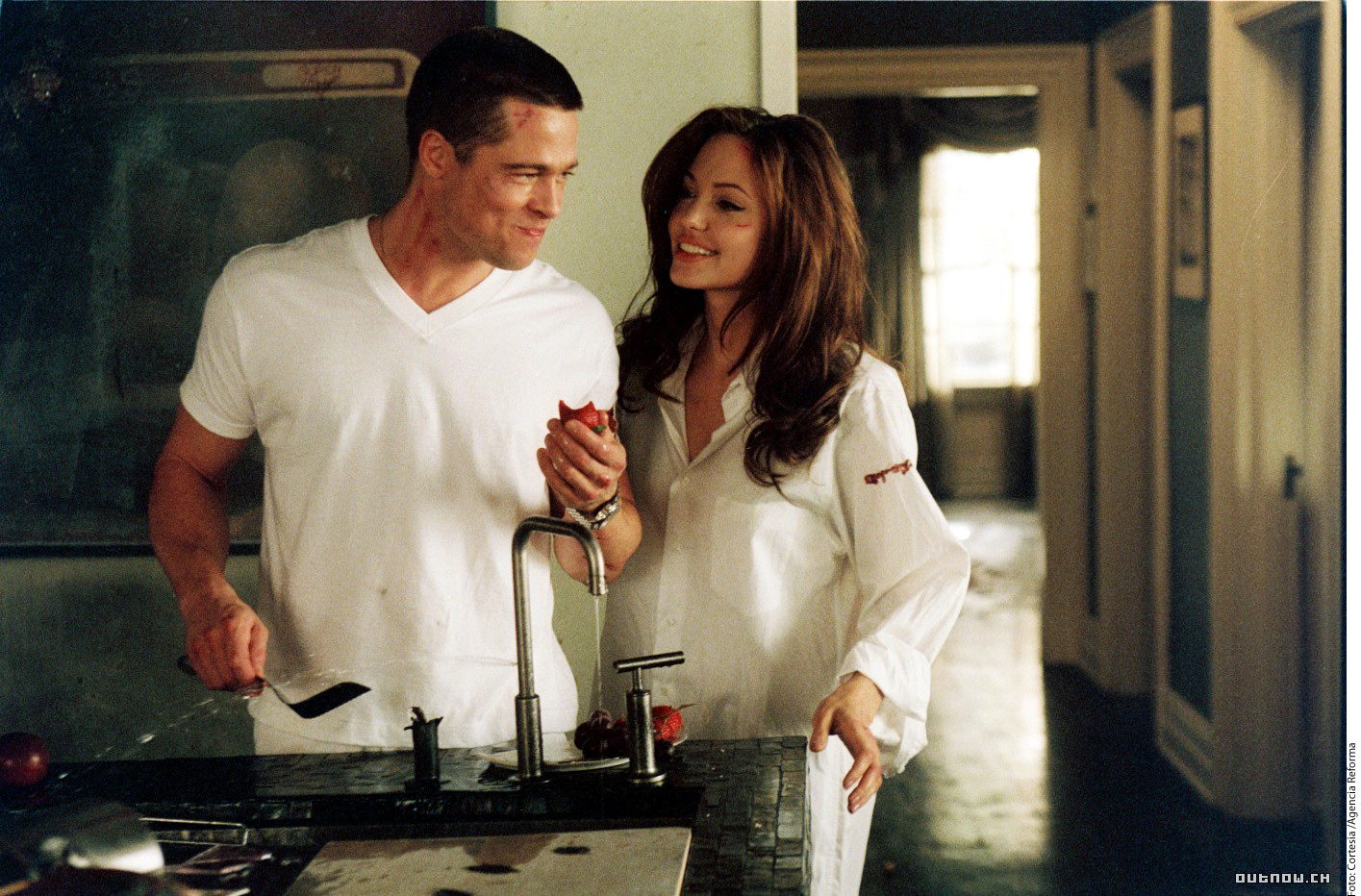 'Se siente bien  ser marido y mujer'.- Jolie