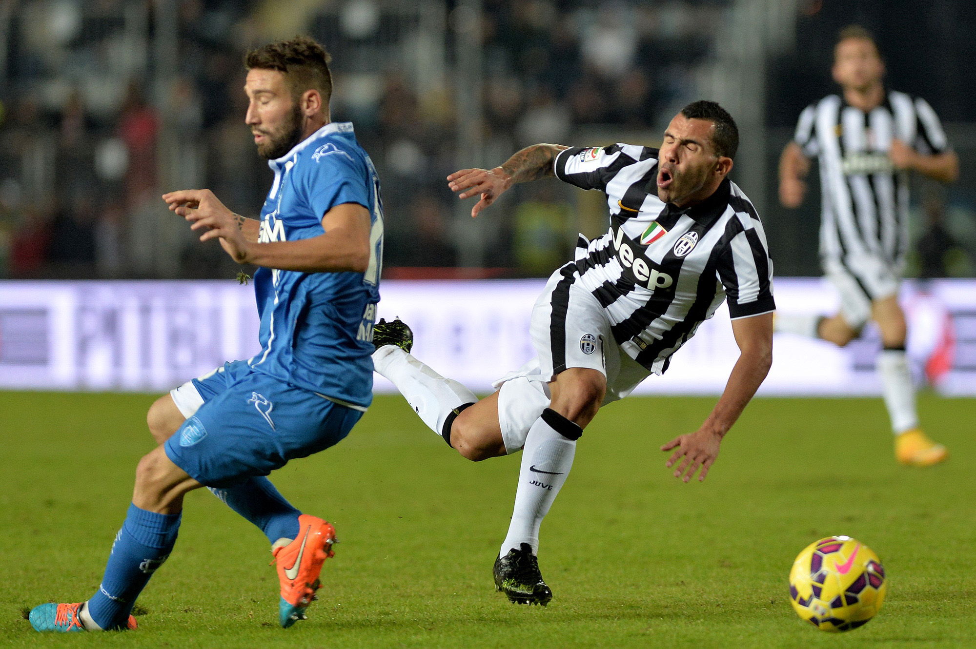 L&iacute;der Juventus enfrenta a colero Parma