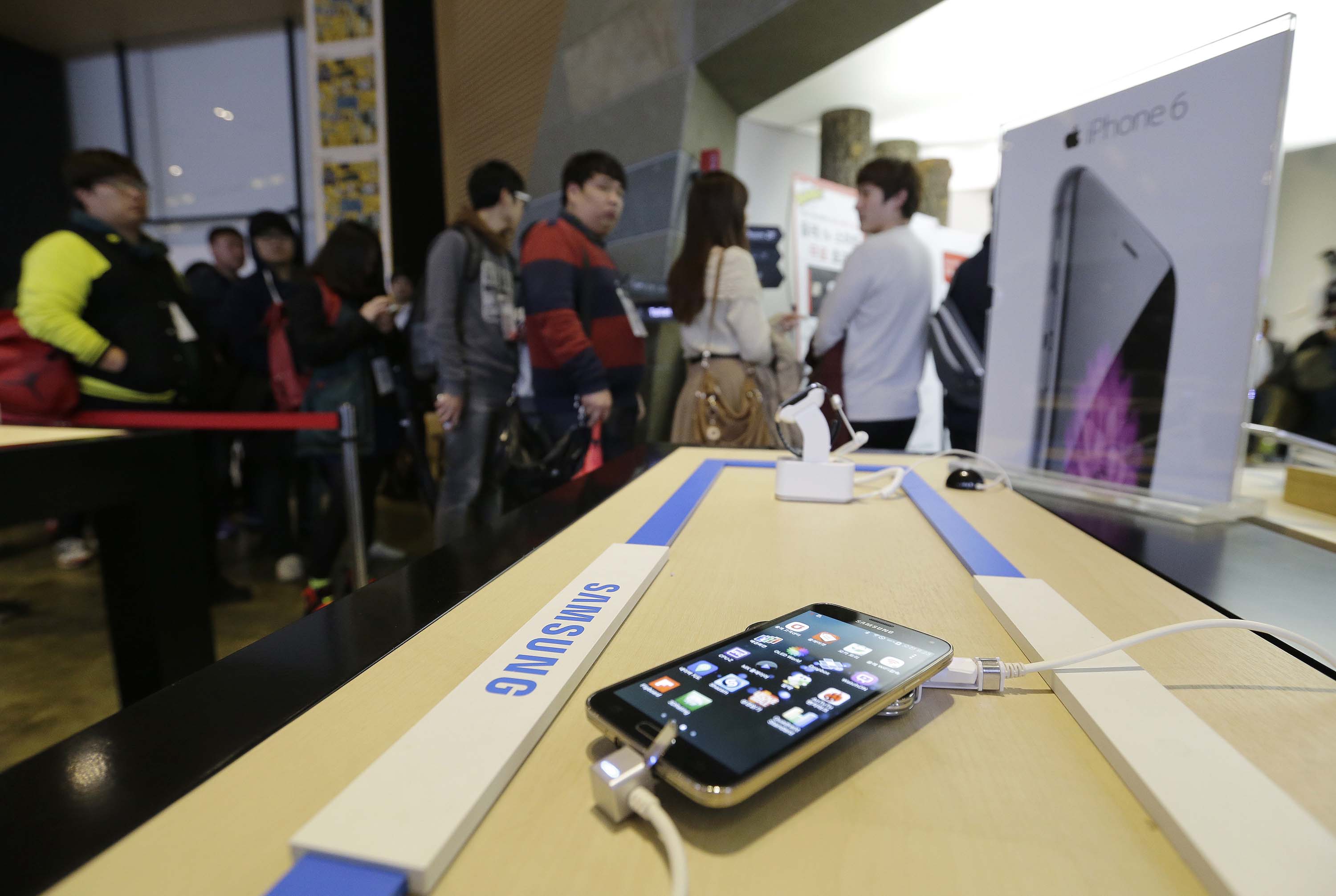 Los tel&eacute;fonos celulares son cada vez m&aacute;s baratos