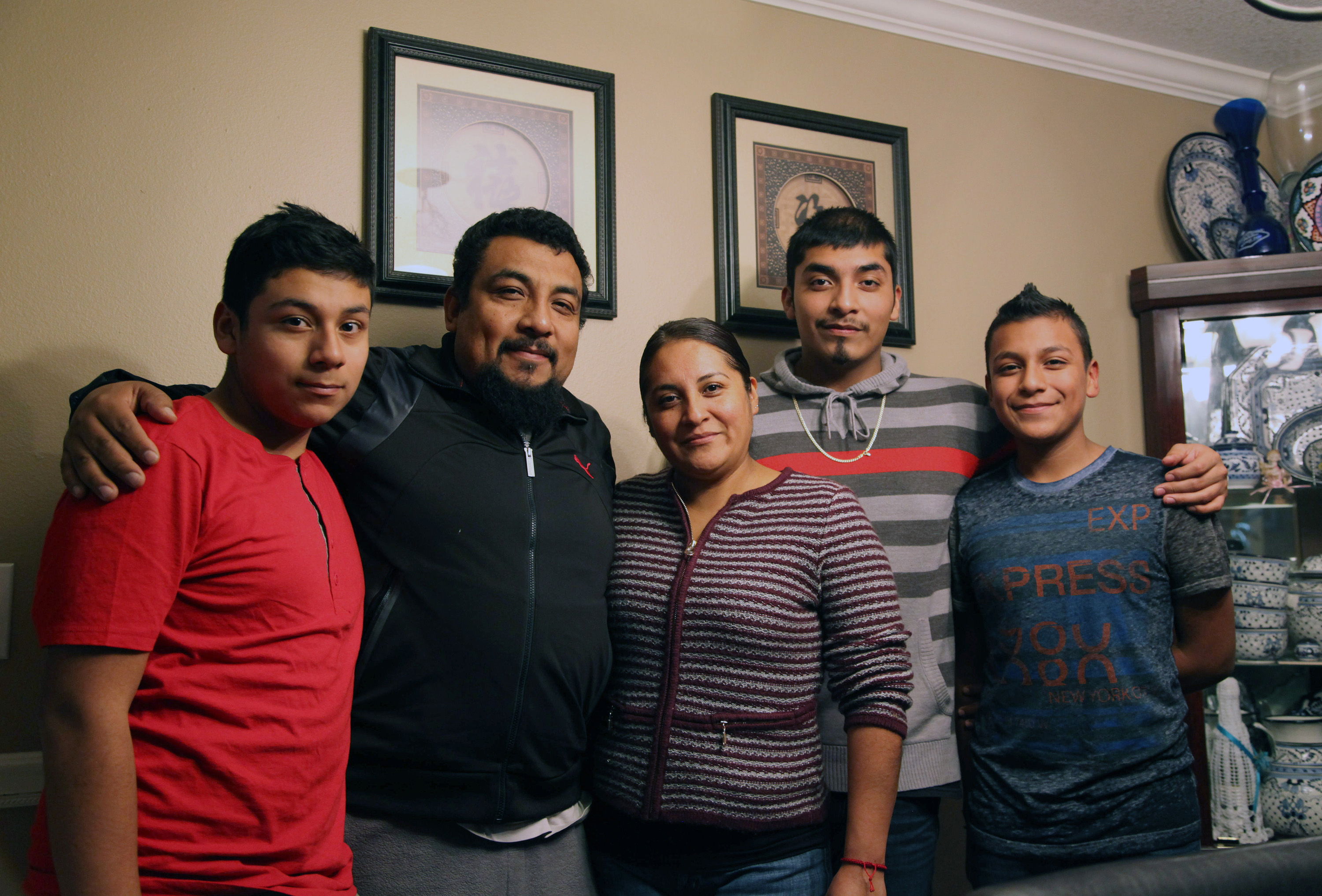 Acaparan paisanos alivio migratorio