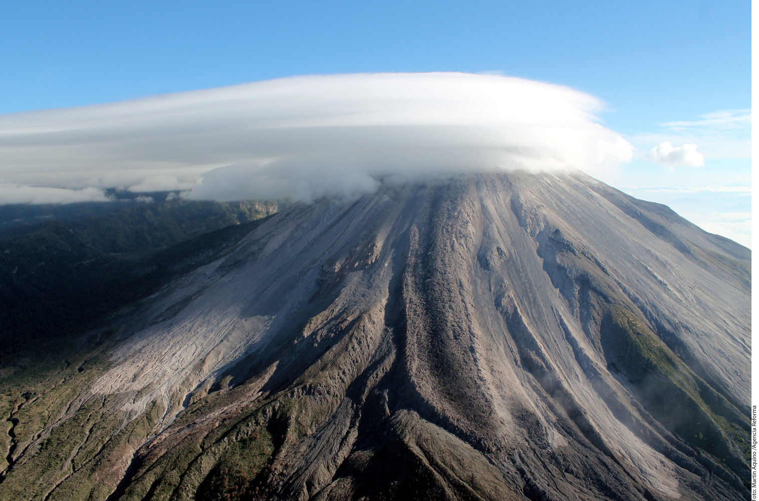 Ignoran alerta en Volc&aacute;n de Colima