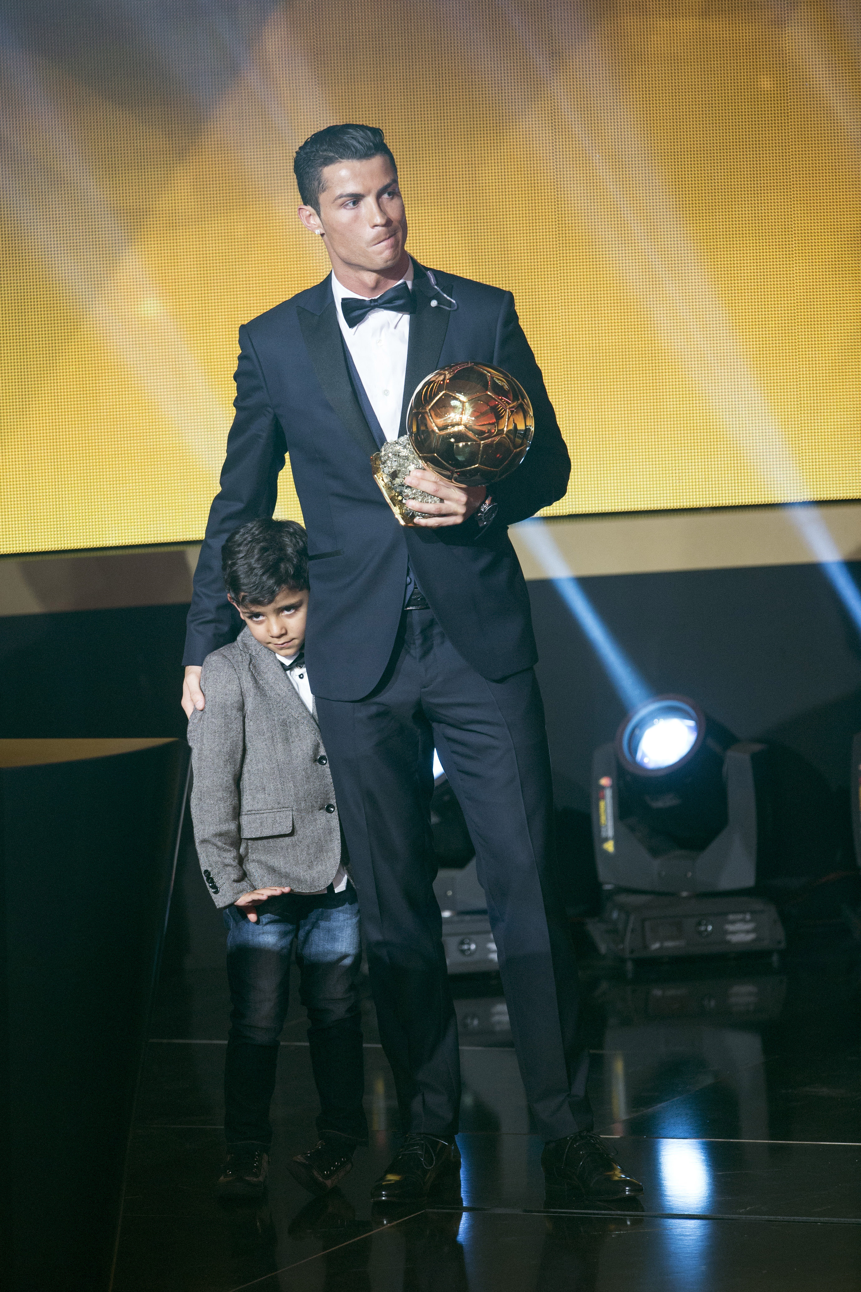 Cristiano Ronaldo conquista su tercer Bal&oacute;n de Oro