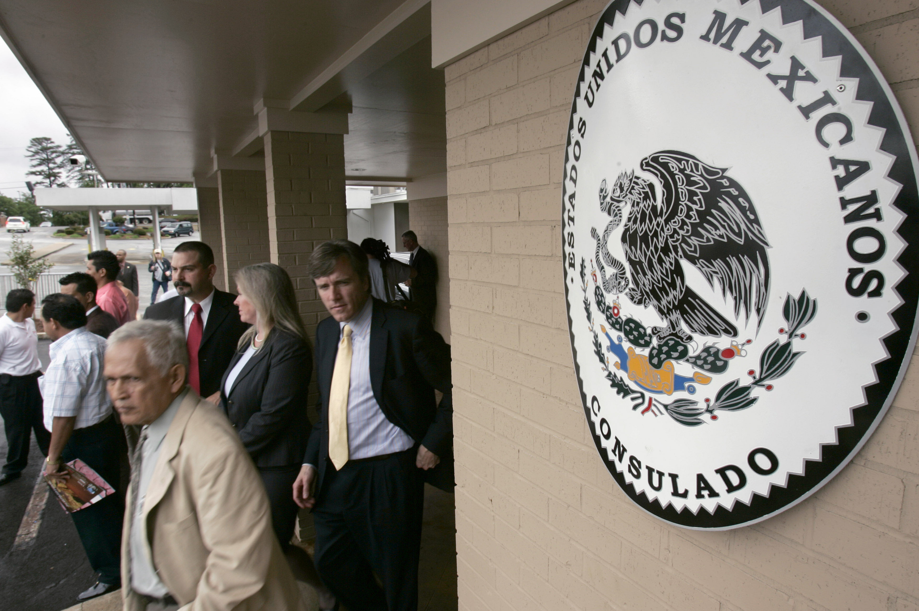 Mexicanos pueden obtener actas de nacimiento en EEUU