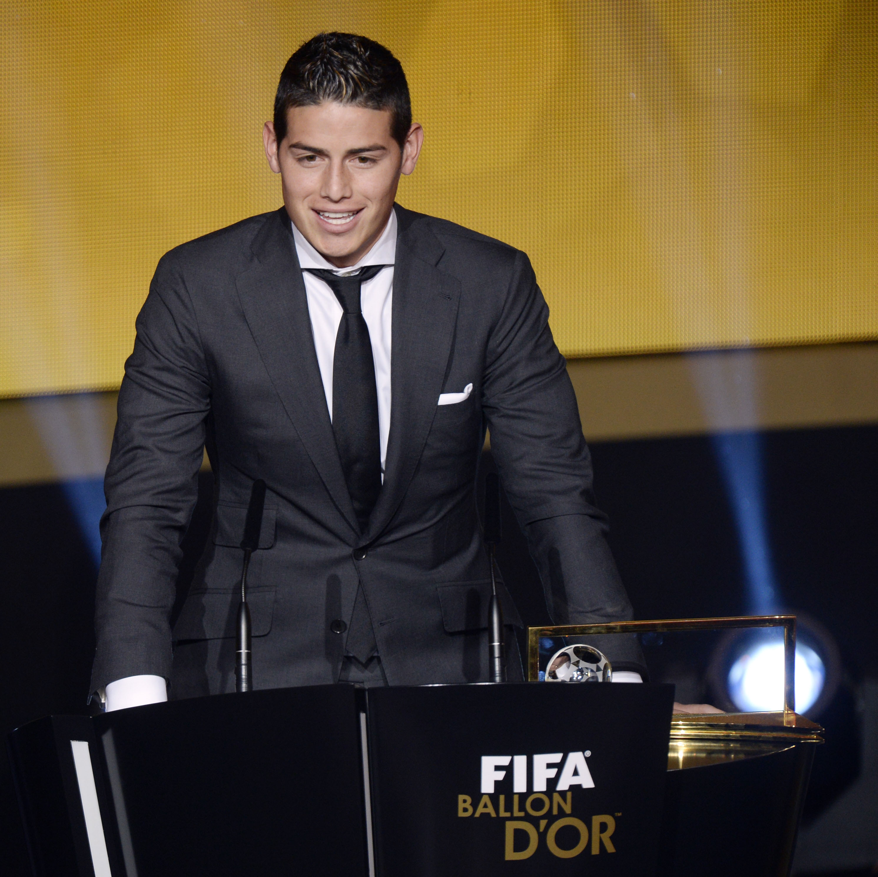 James Rodr&iacute;guez gana premio Puskas a mejor gol de 2014