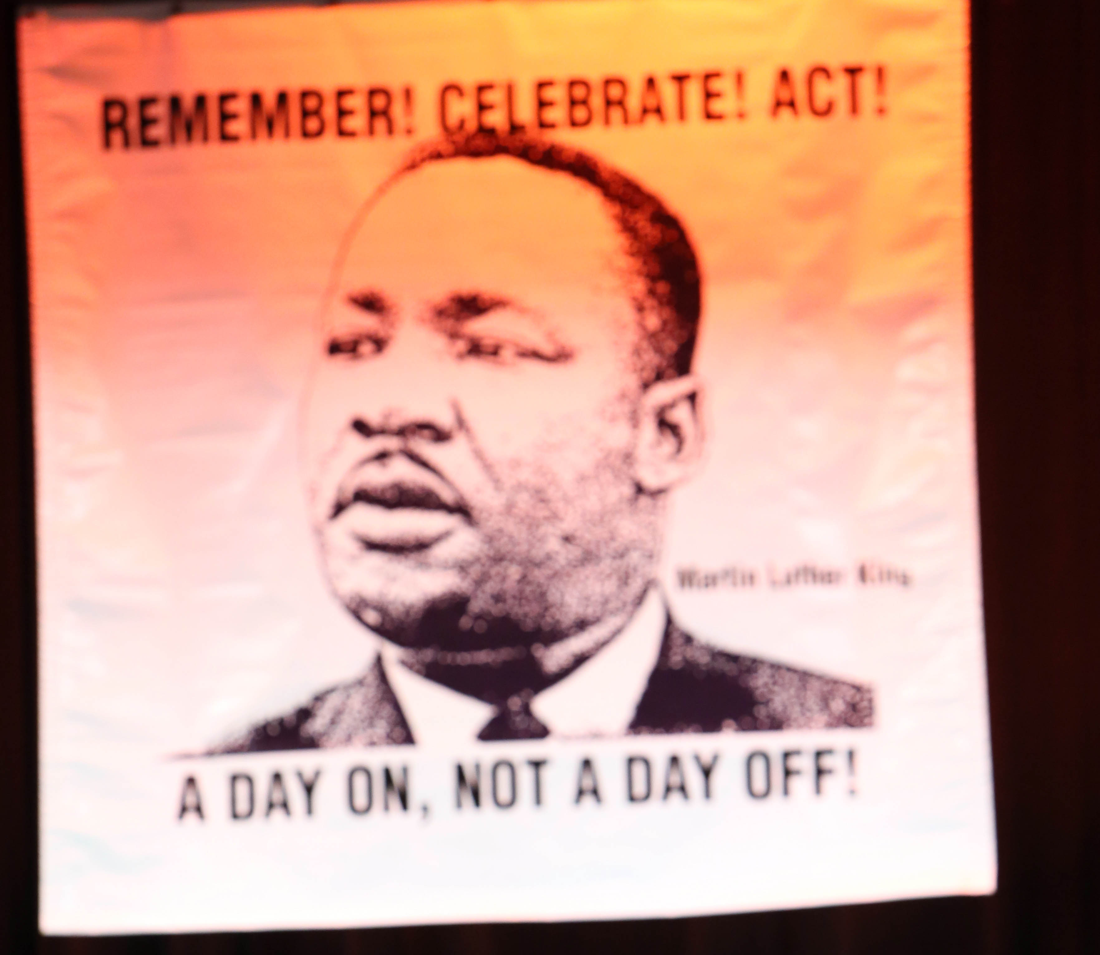 Marchan en honor a Luther King