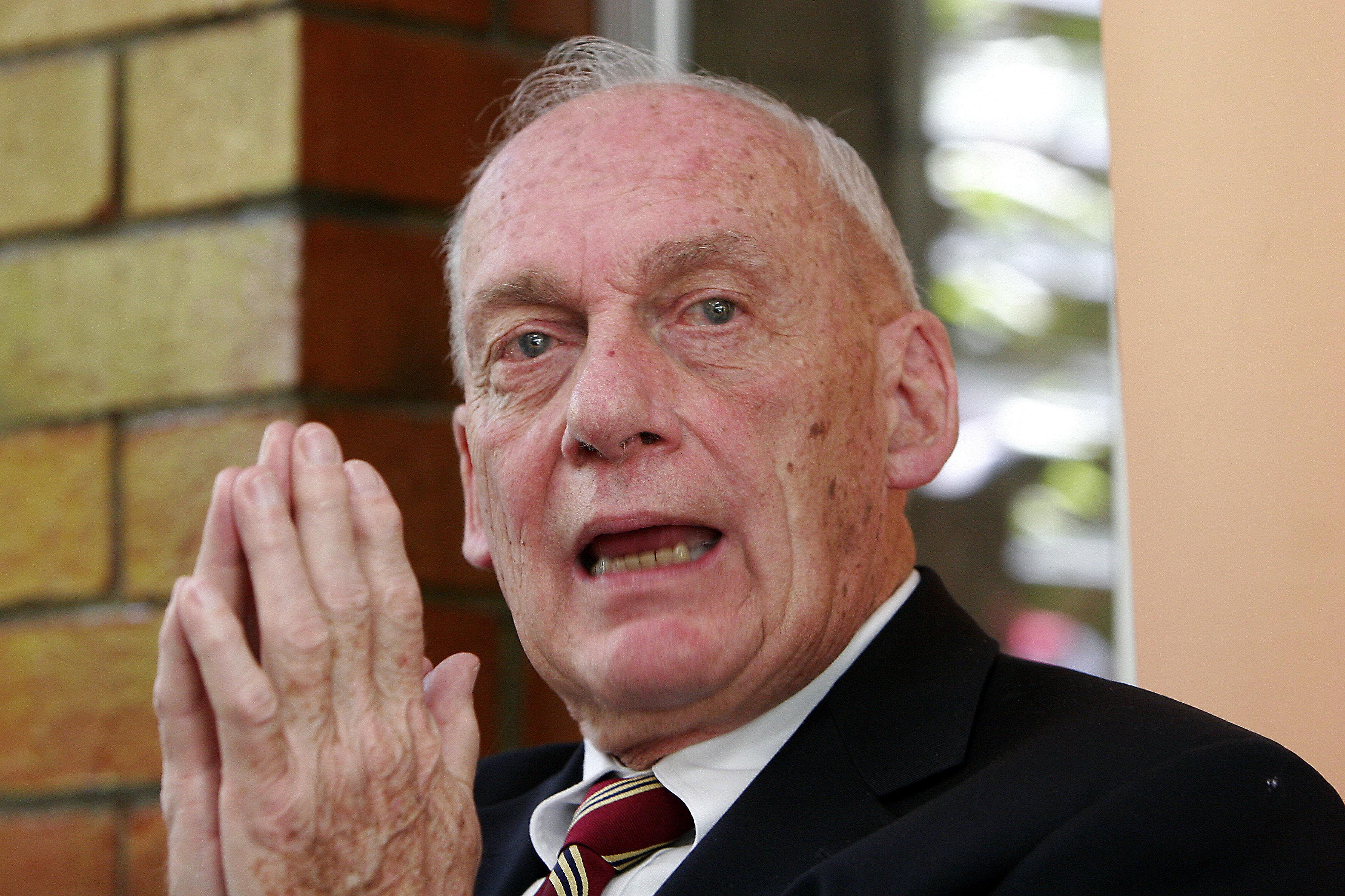 Muere ex embajador de EEUU ante El Salvador