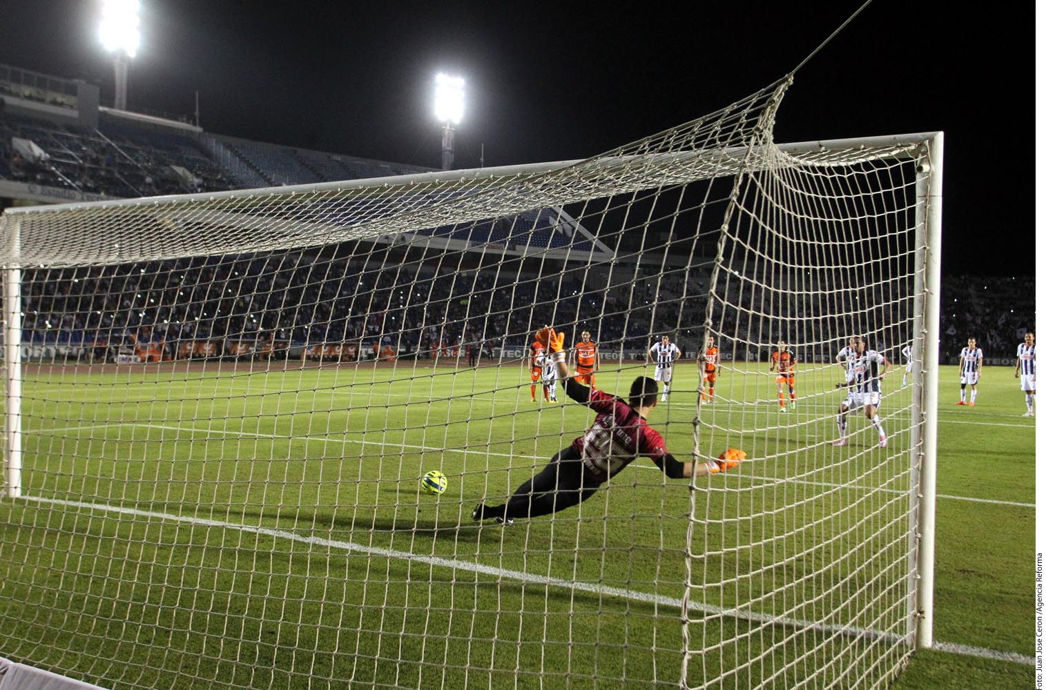 Dan Rayados pena en la Copa MX