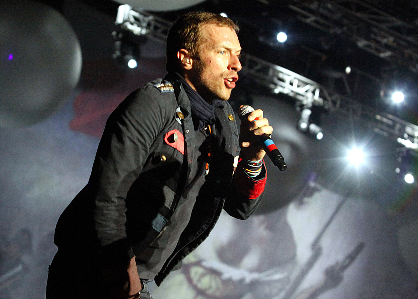 &iquest;Atropella Martin a paparazzi?