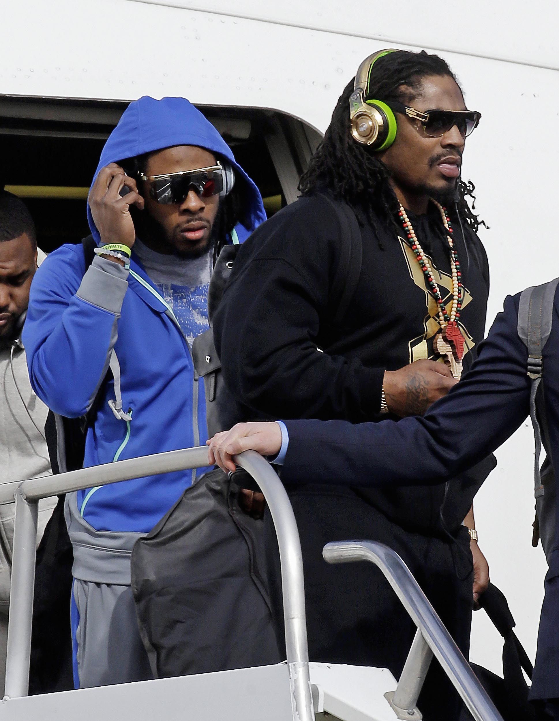 Lynch no habla mucho en D&iacute;a de Prensa previo al Super Bowl