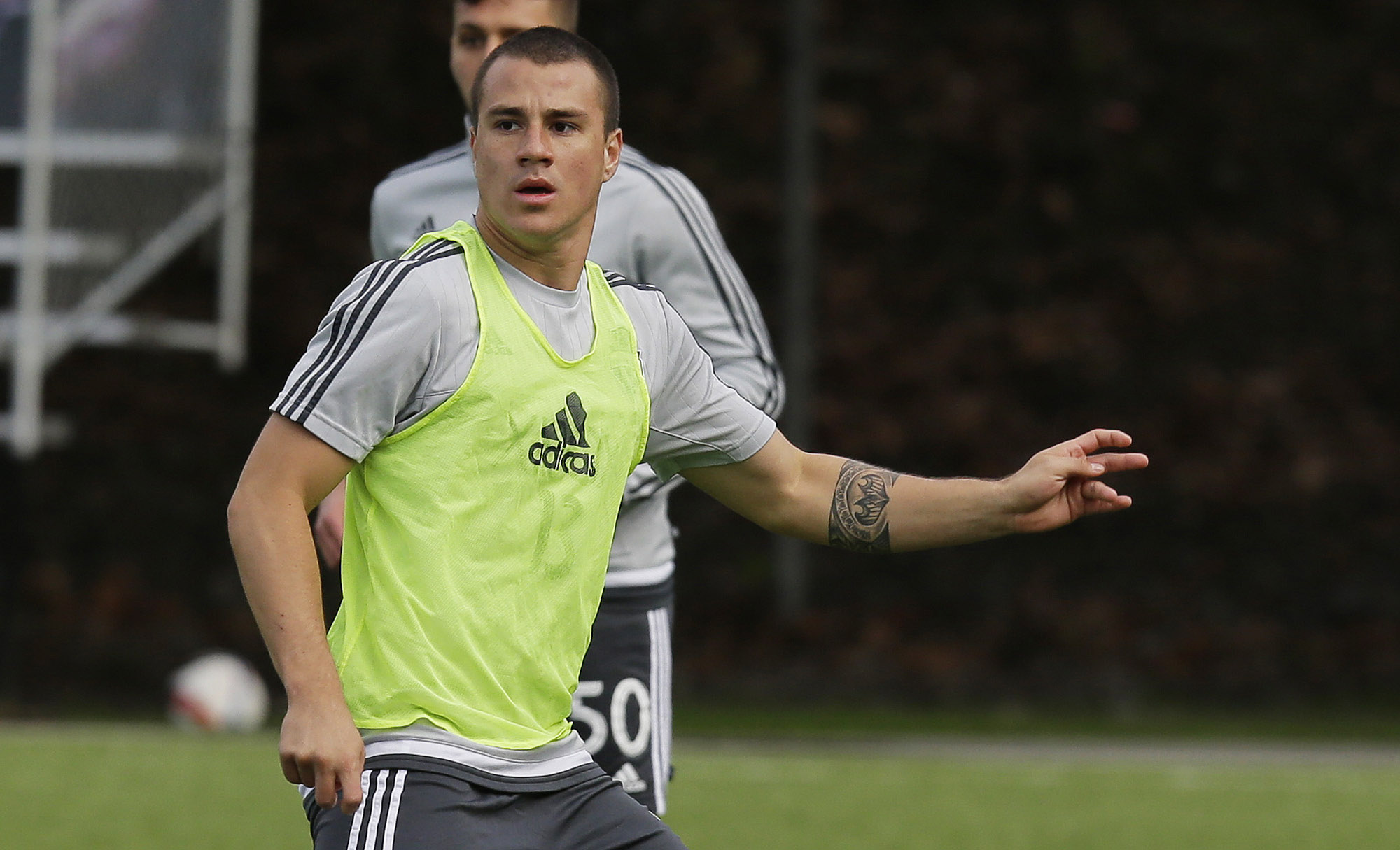 Sounders fichan al zaguero colombiano  Andr&eacute;s Correa