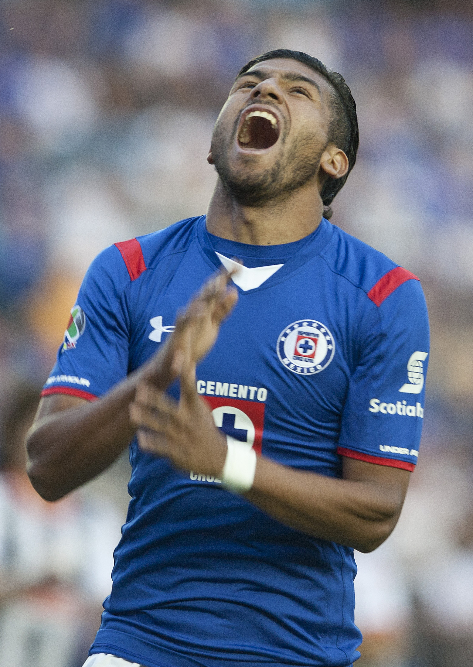 El l&iacute;der Cruz Azul recibe a un desesperado Chivas