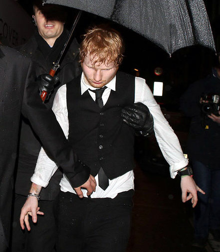 Festeja premios brit&aacute;nicos con copas