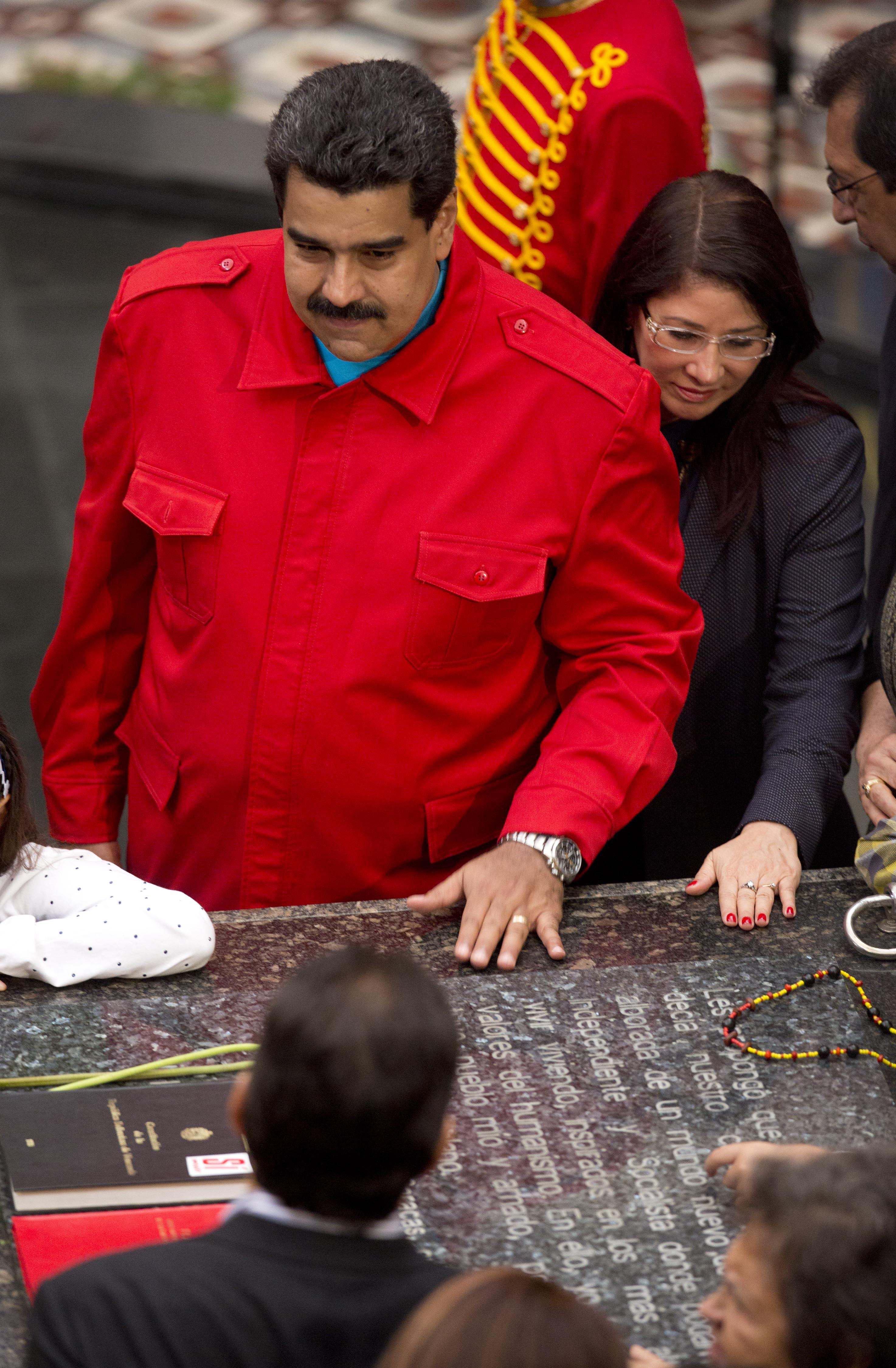 EEUU congela activos de 7 funcionarios venezolanos