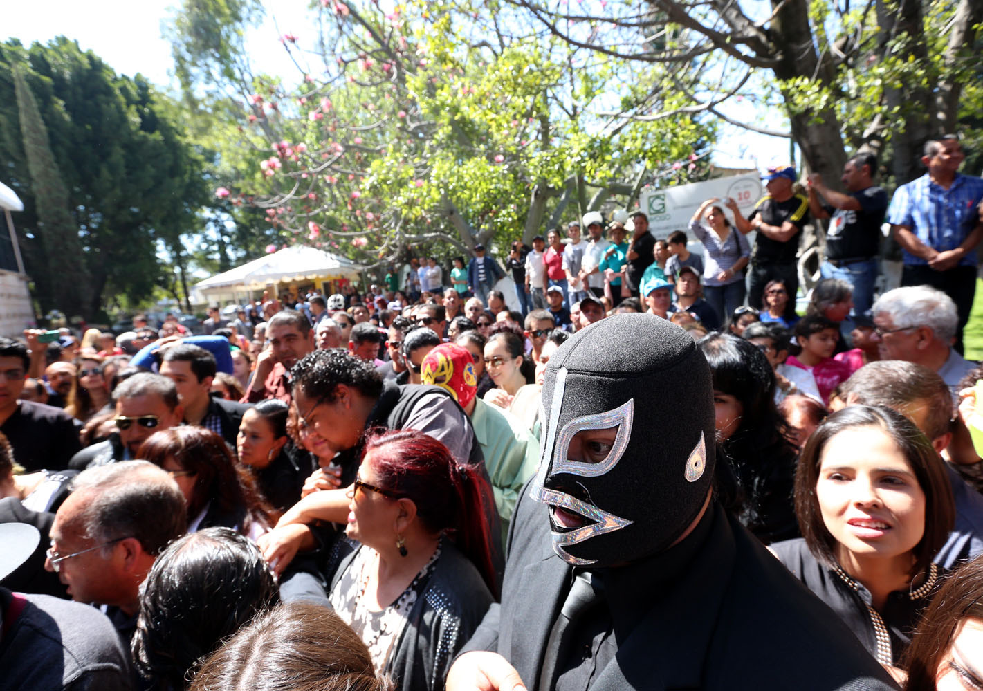 Despiden al Hijo del Perro Aguayo