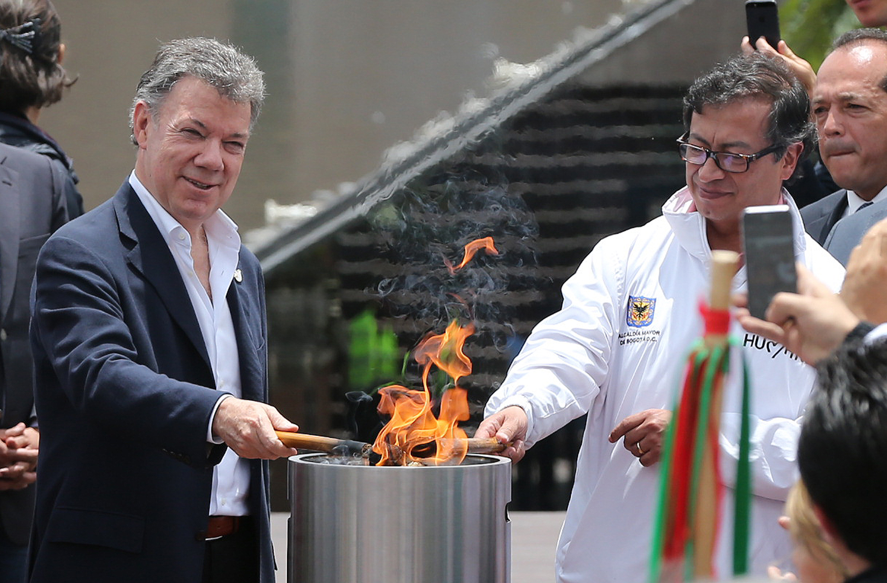 Santos honra a militares muertos en emboscada de las FARC